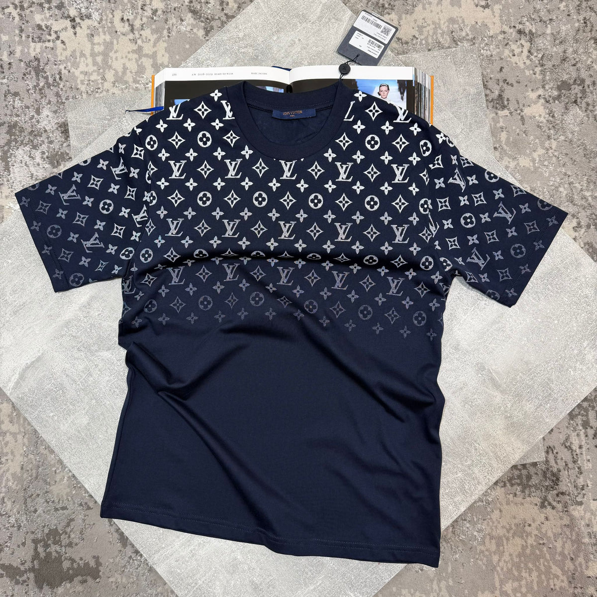 LV Tshirt Navy image 0