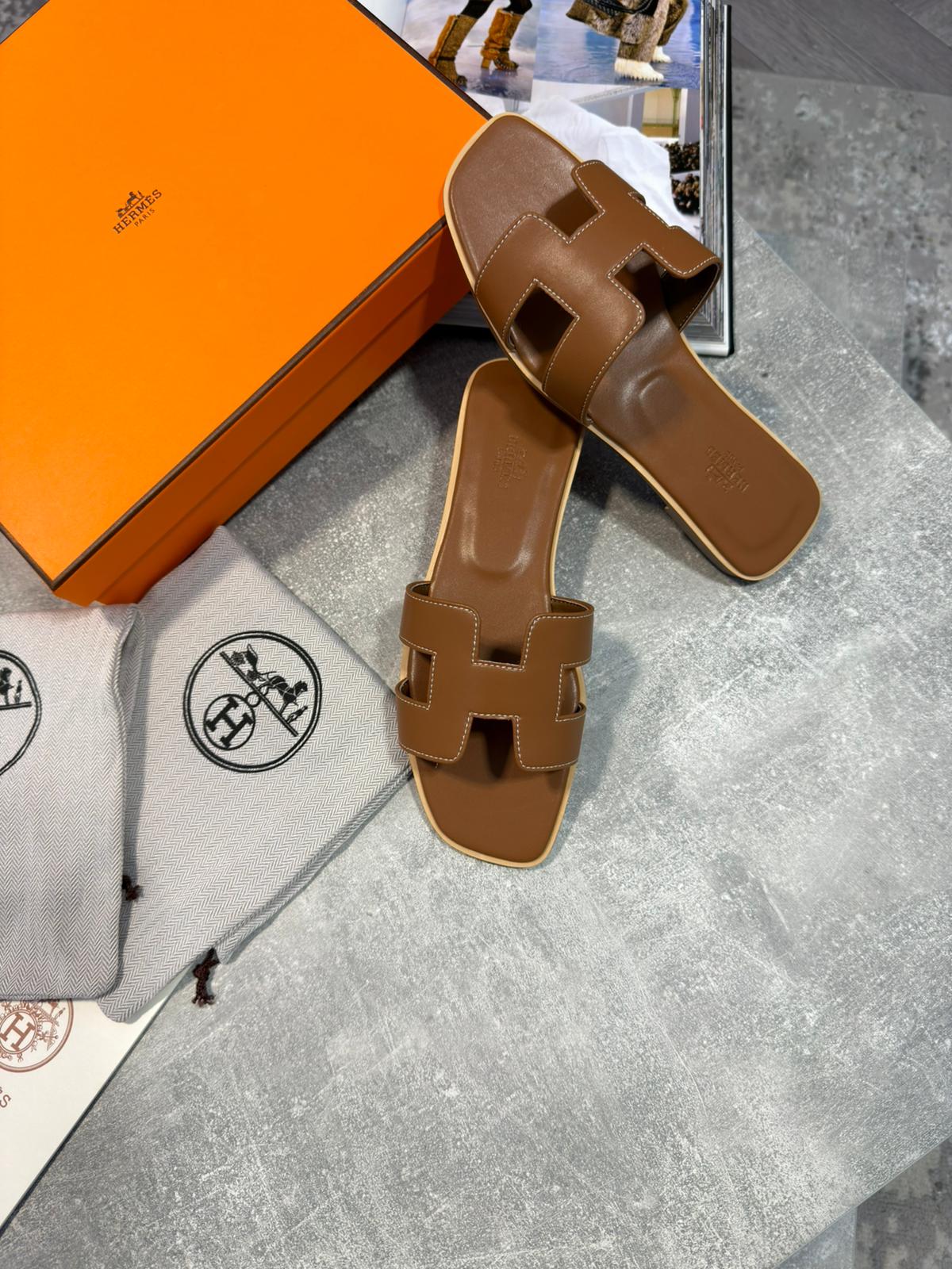 Herm Women sliders image 2