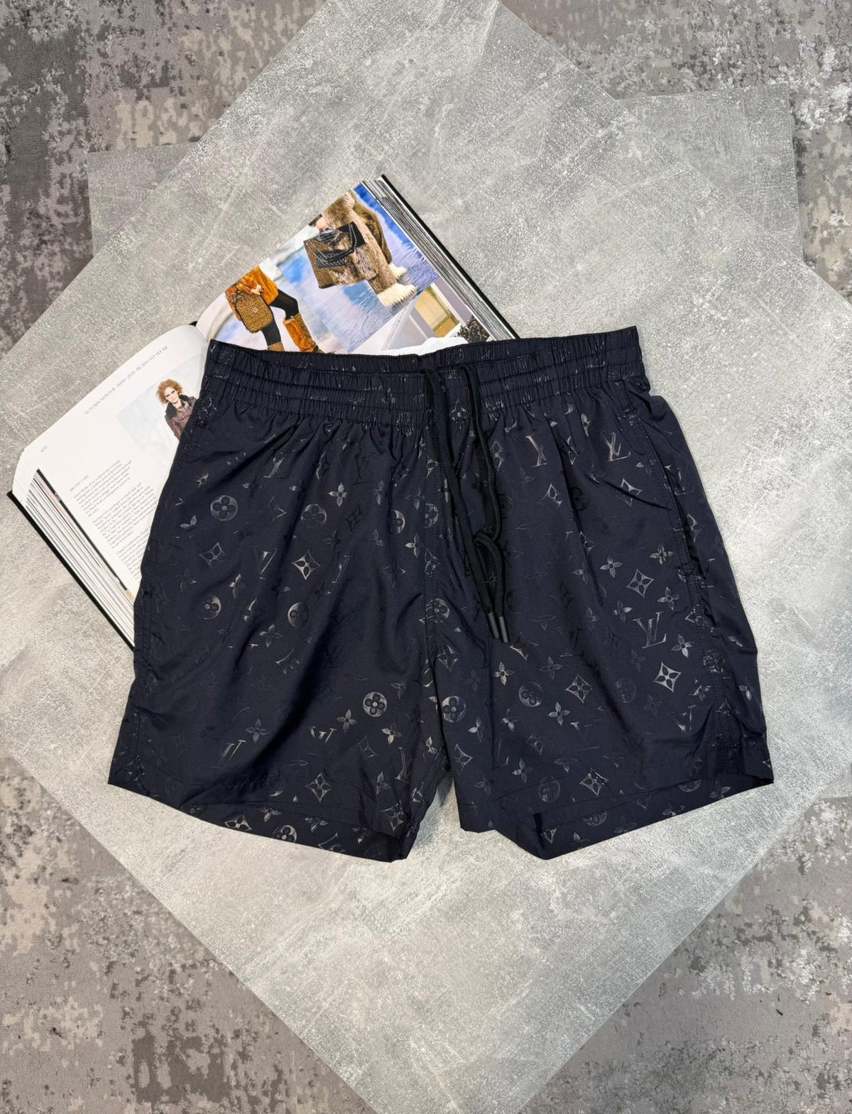 LV shorts image 0