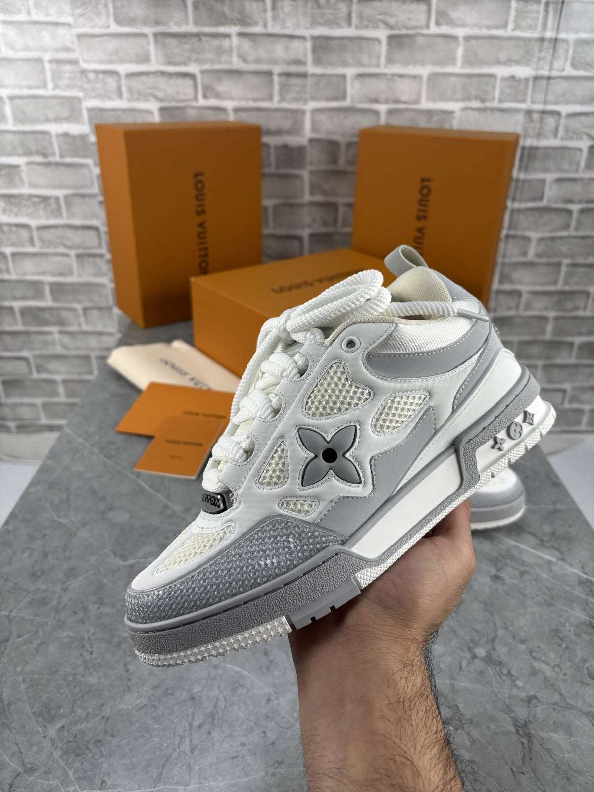 LV SNEAK - 10 image