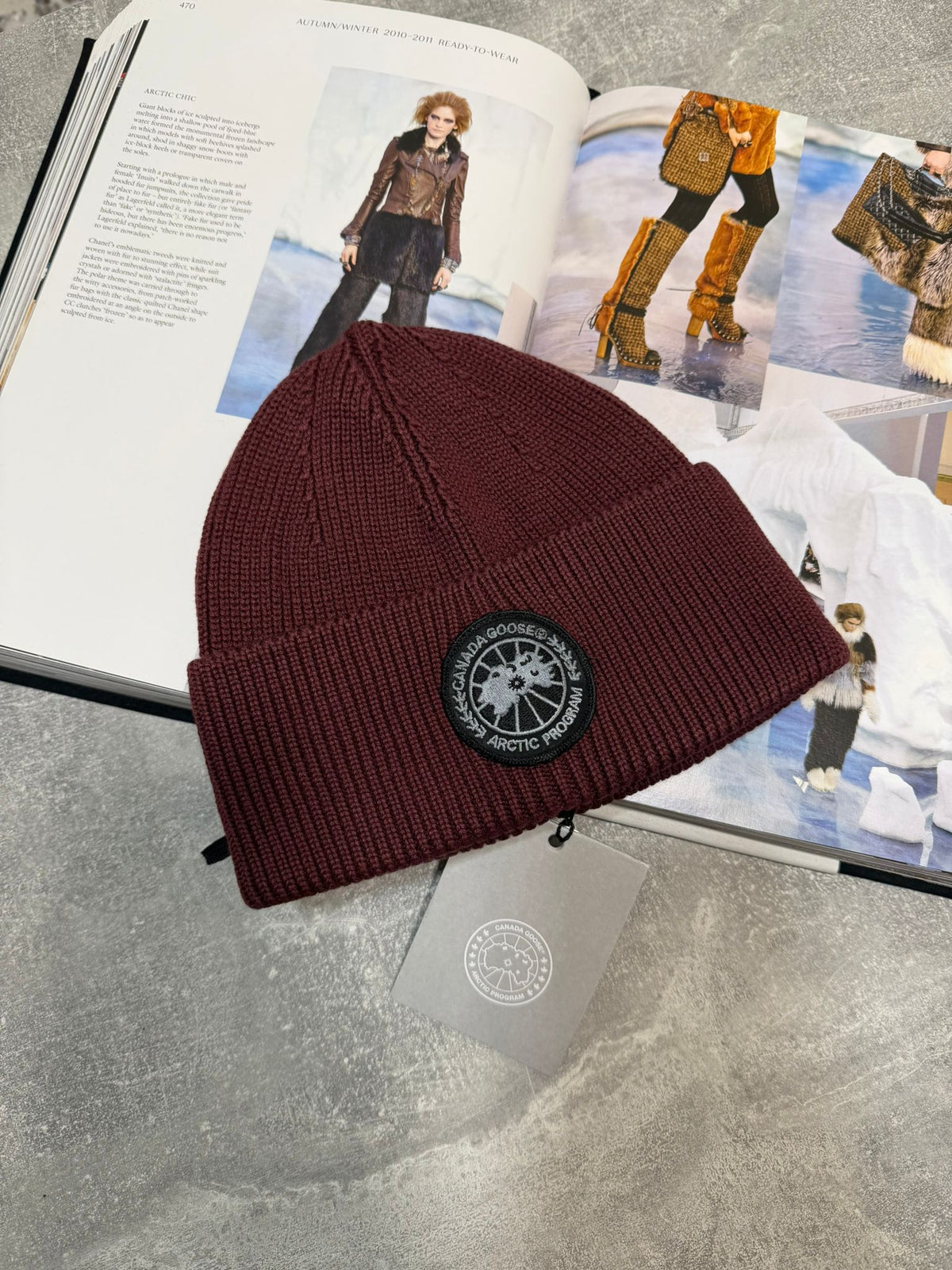 Goose beanie red image 0