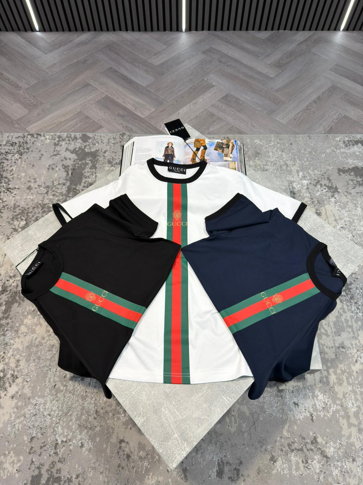 Ucci Tshirt Navy image 2