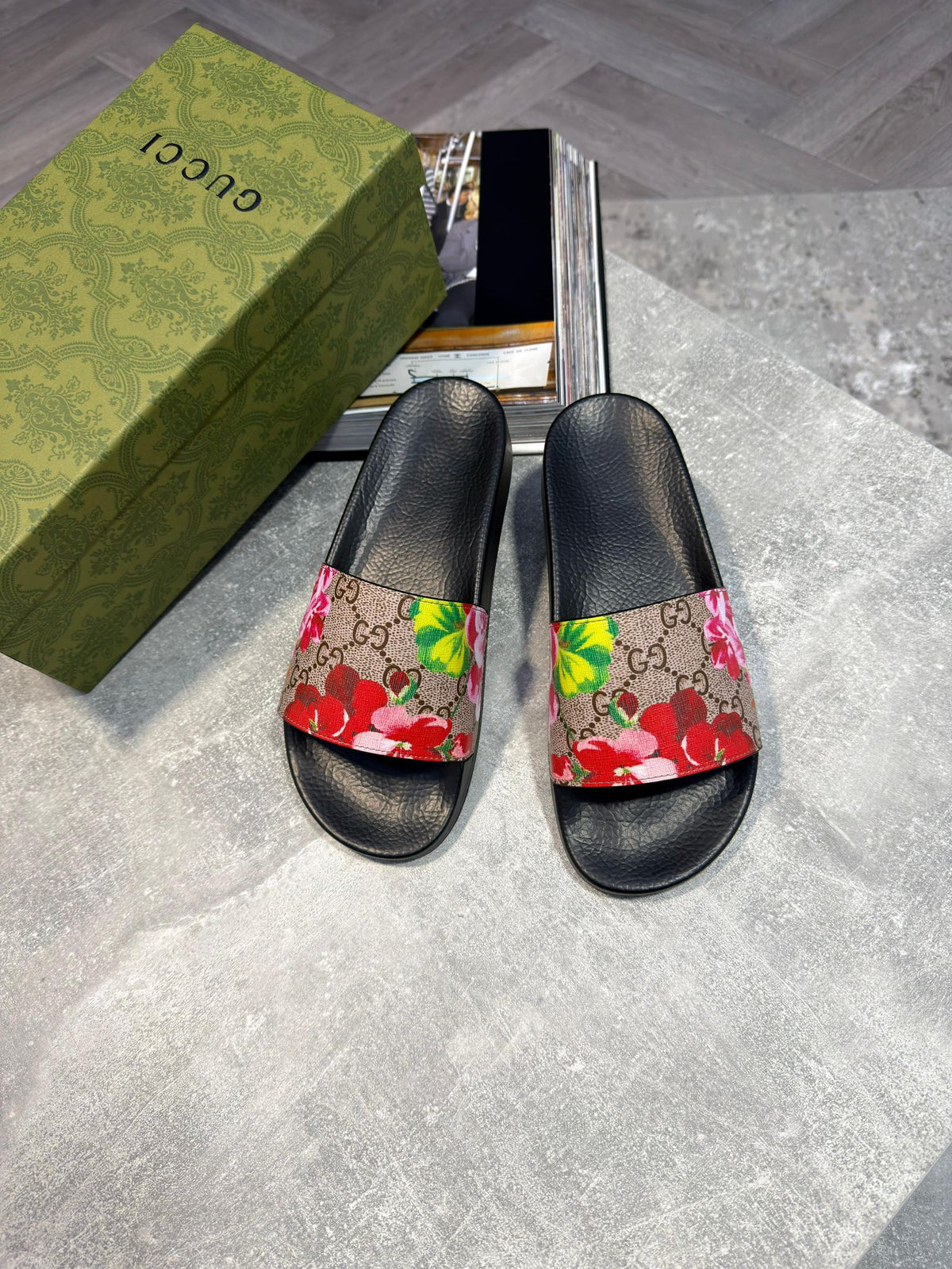 Gucci Sliders Women image 1