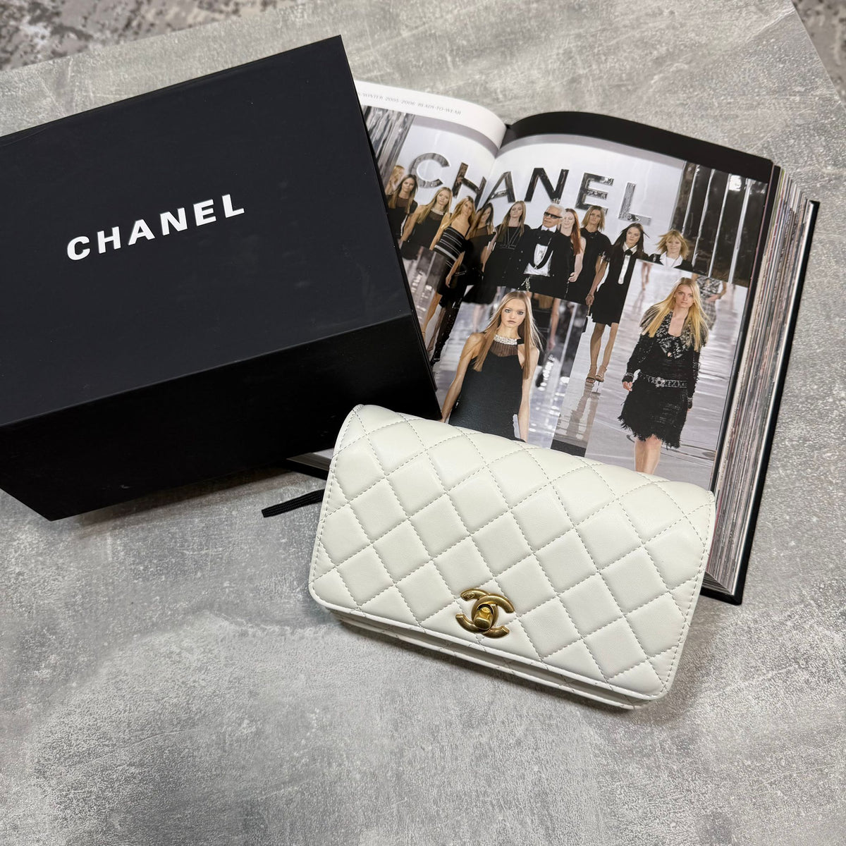 CHN Bag White image 3