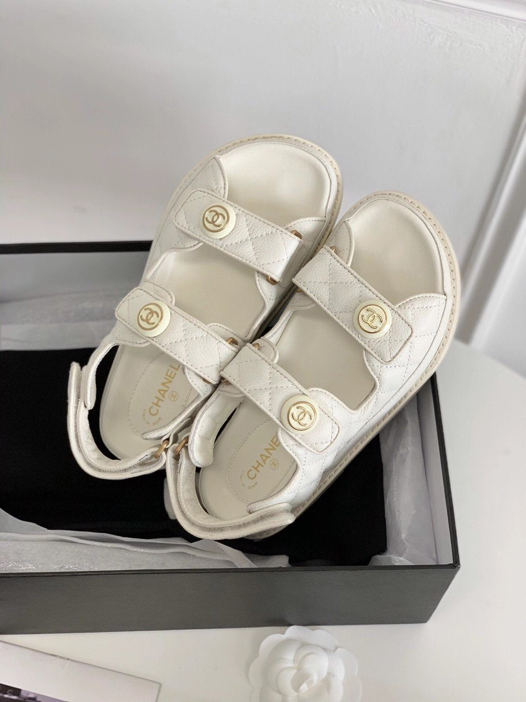 WHITE CHNL CHUNKY SANDAL image 7