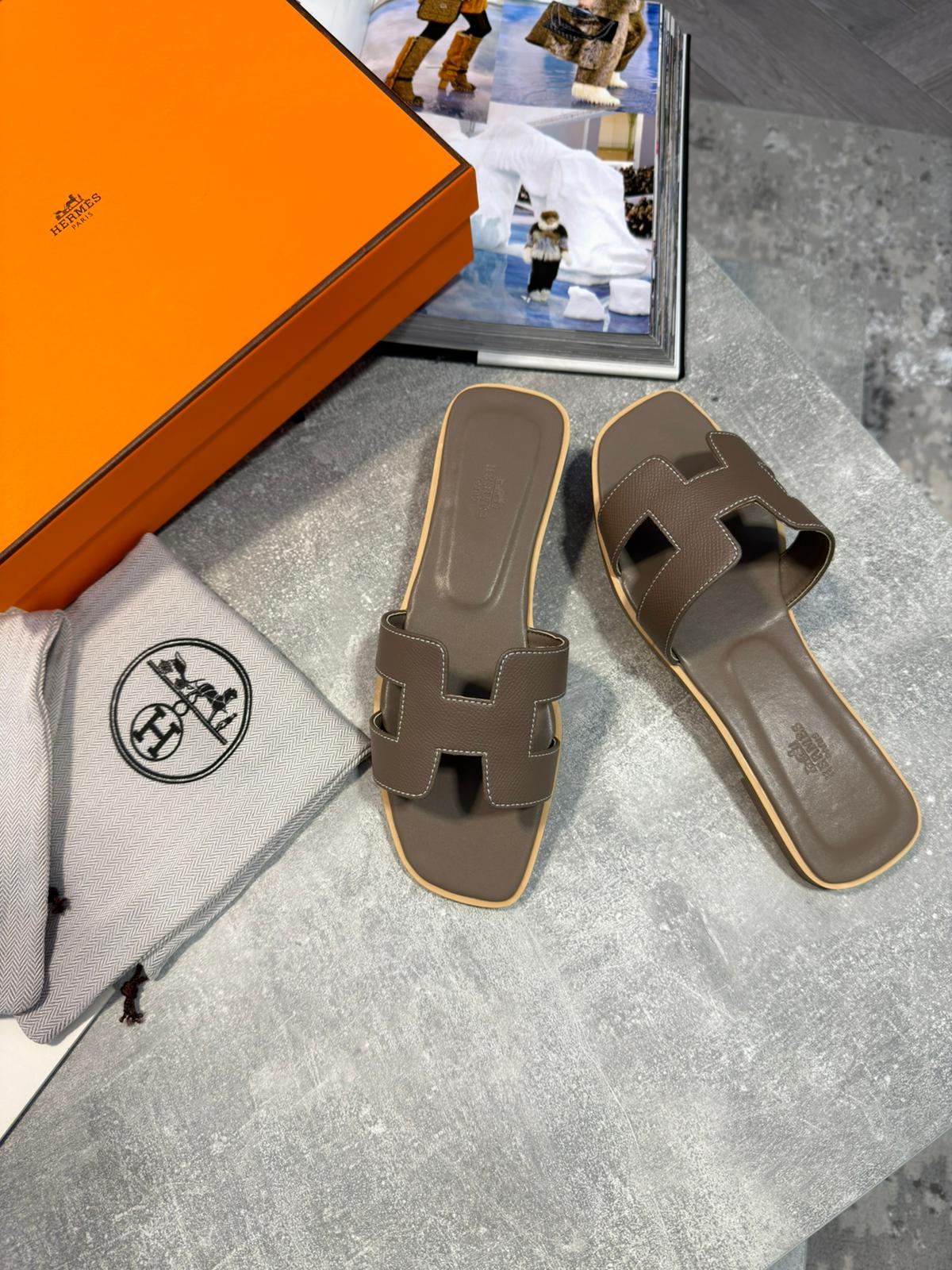 Herm Women sliders image 1