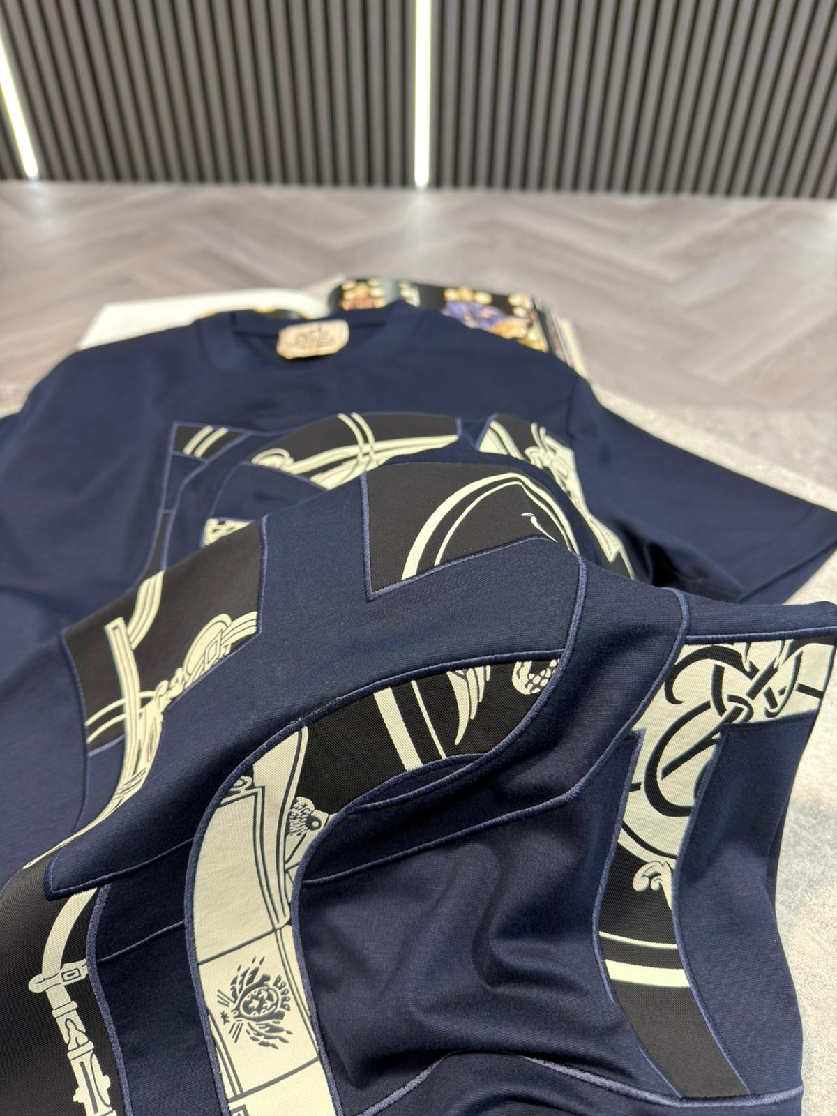 Herm Tshirt Navy image 1