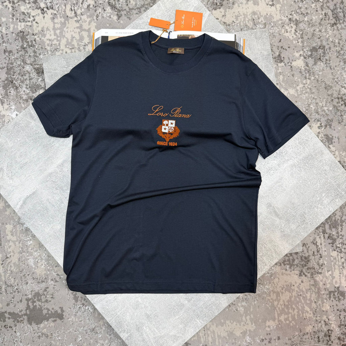 Loro Tshirt Navy image 0