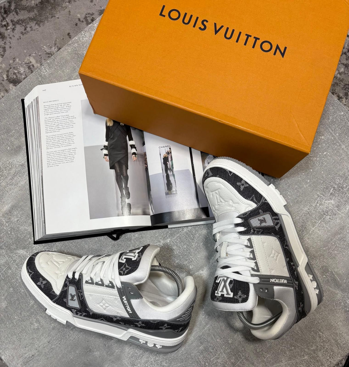 LV Sneaks Grey image 1