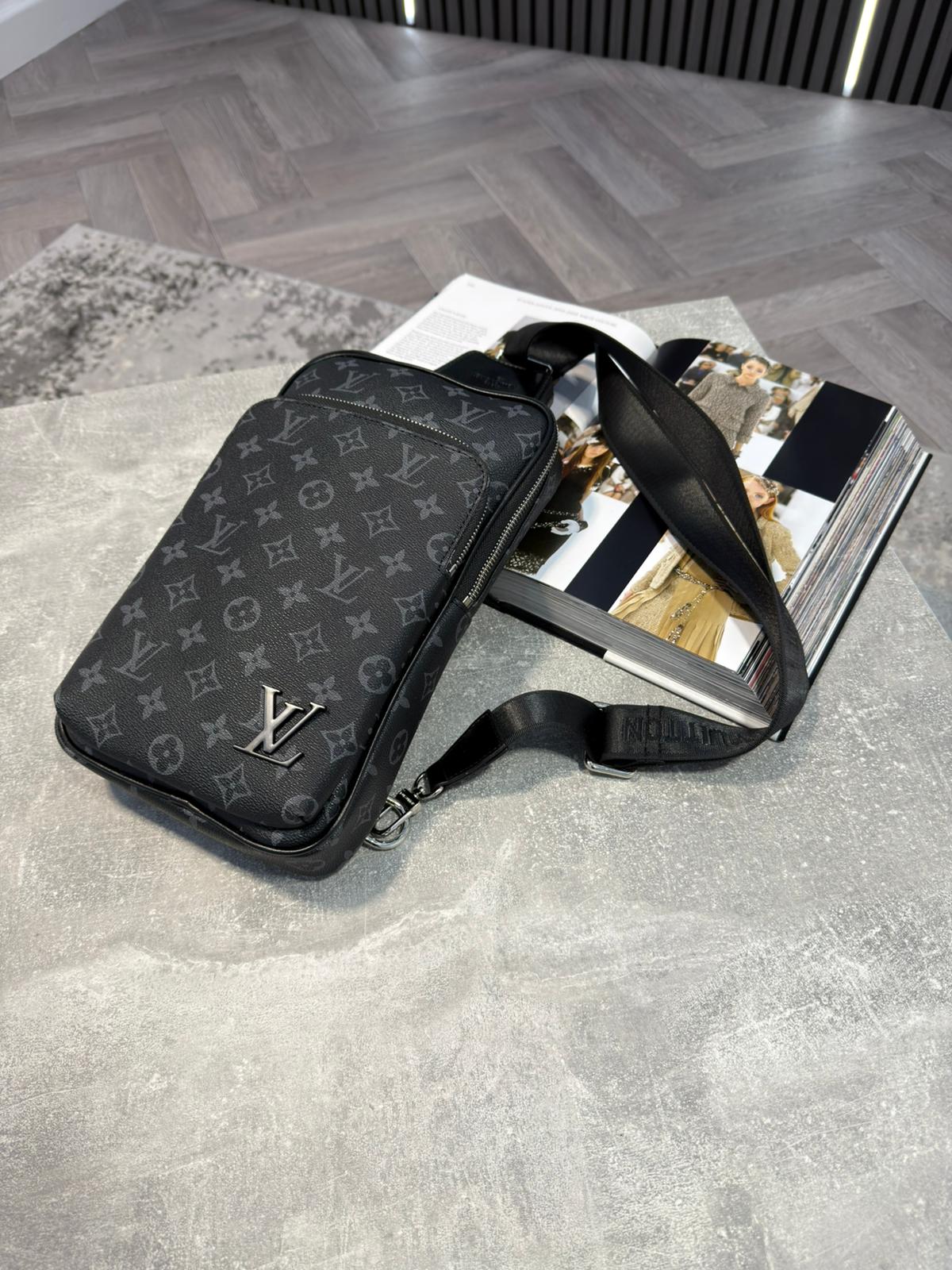 LV shoulder Bag image 1