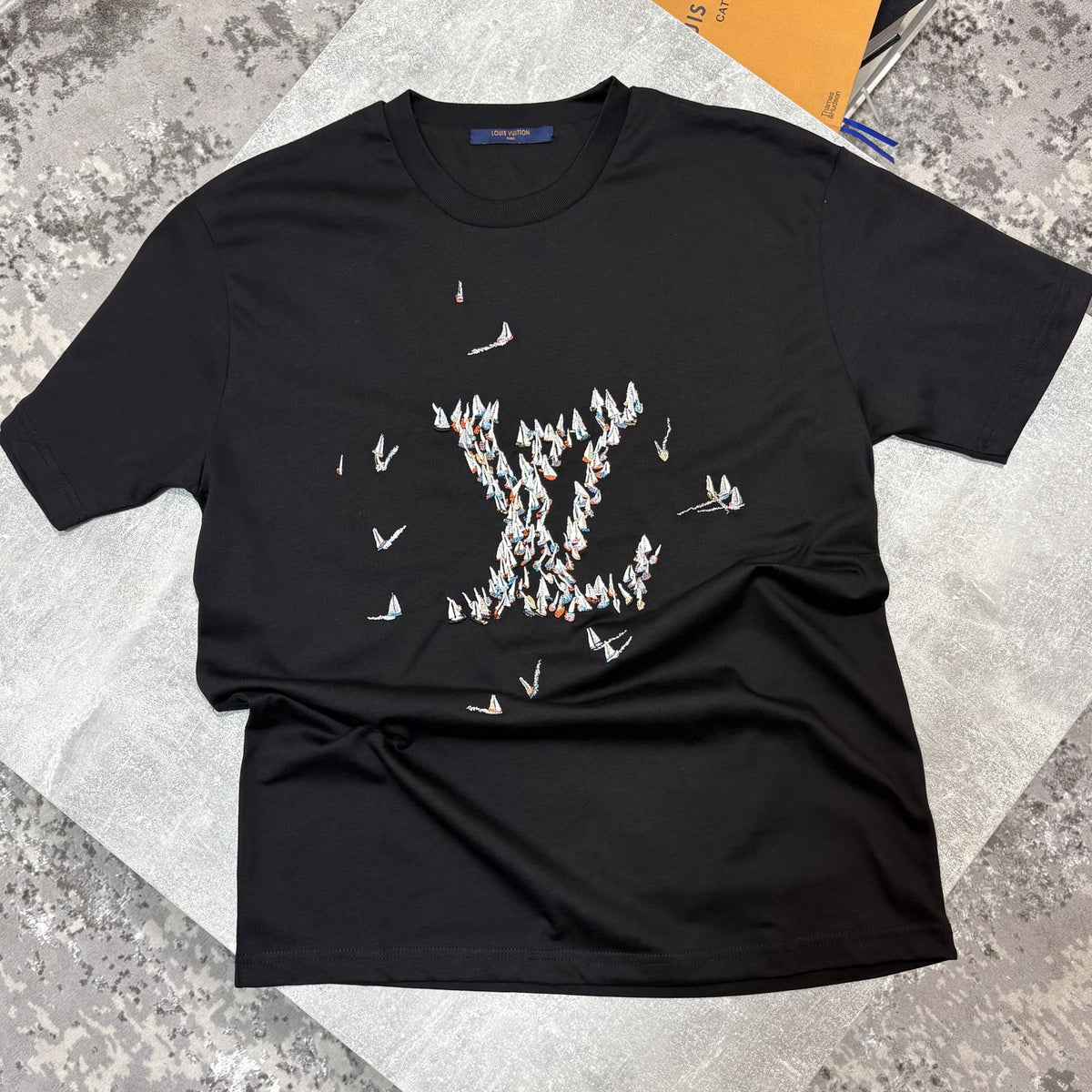 LV Tshirt Black - L image