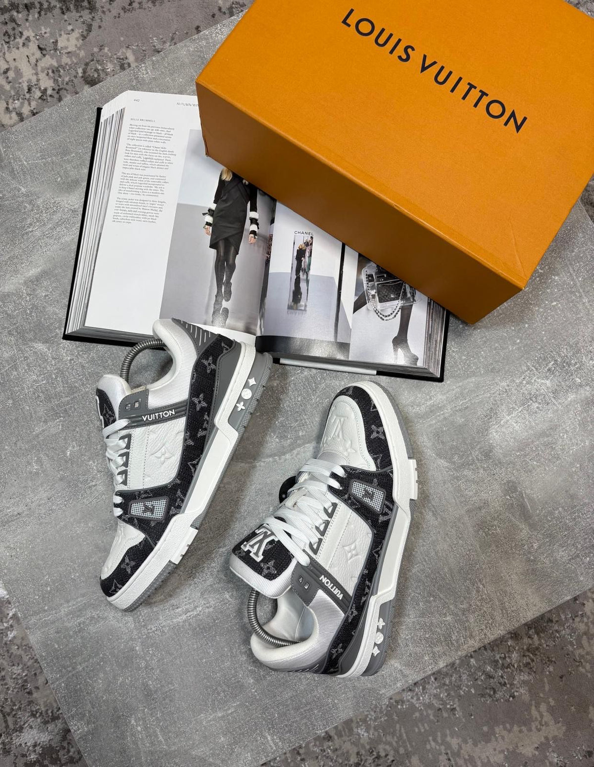 LV Sneaks Grey image 3