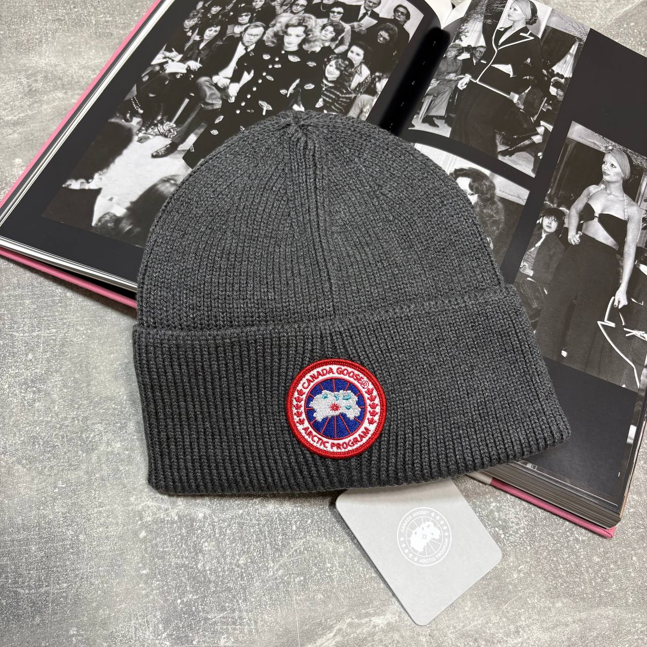 Canada Goose beanie Grey image 0