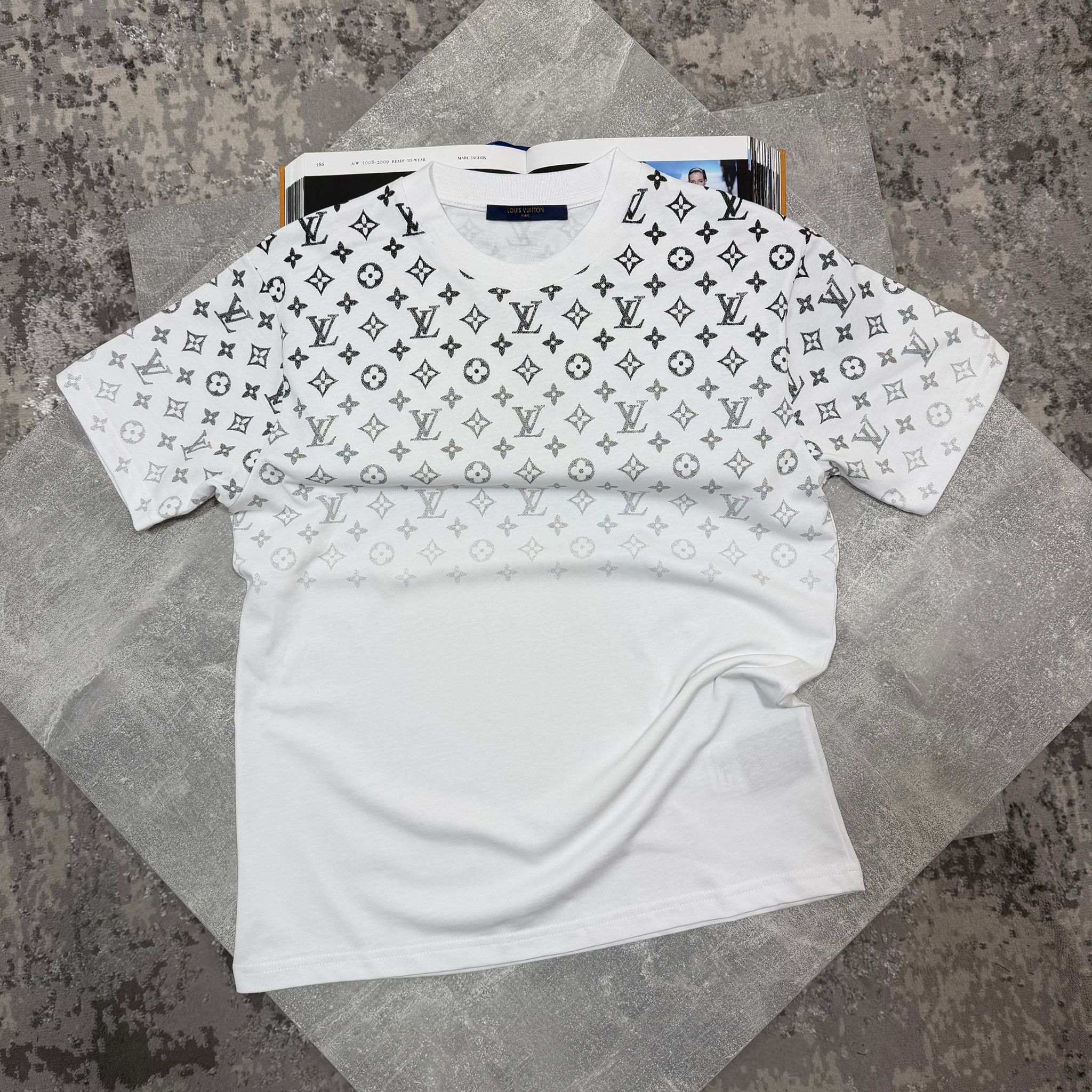 LV Tshirt White image 0