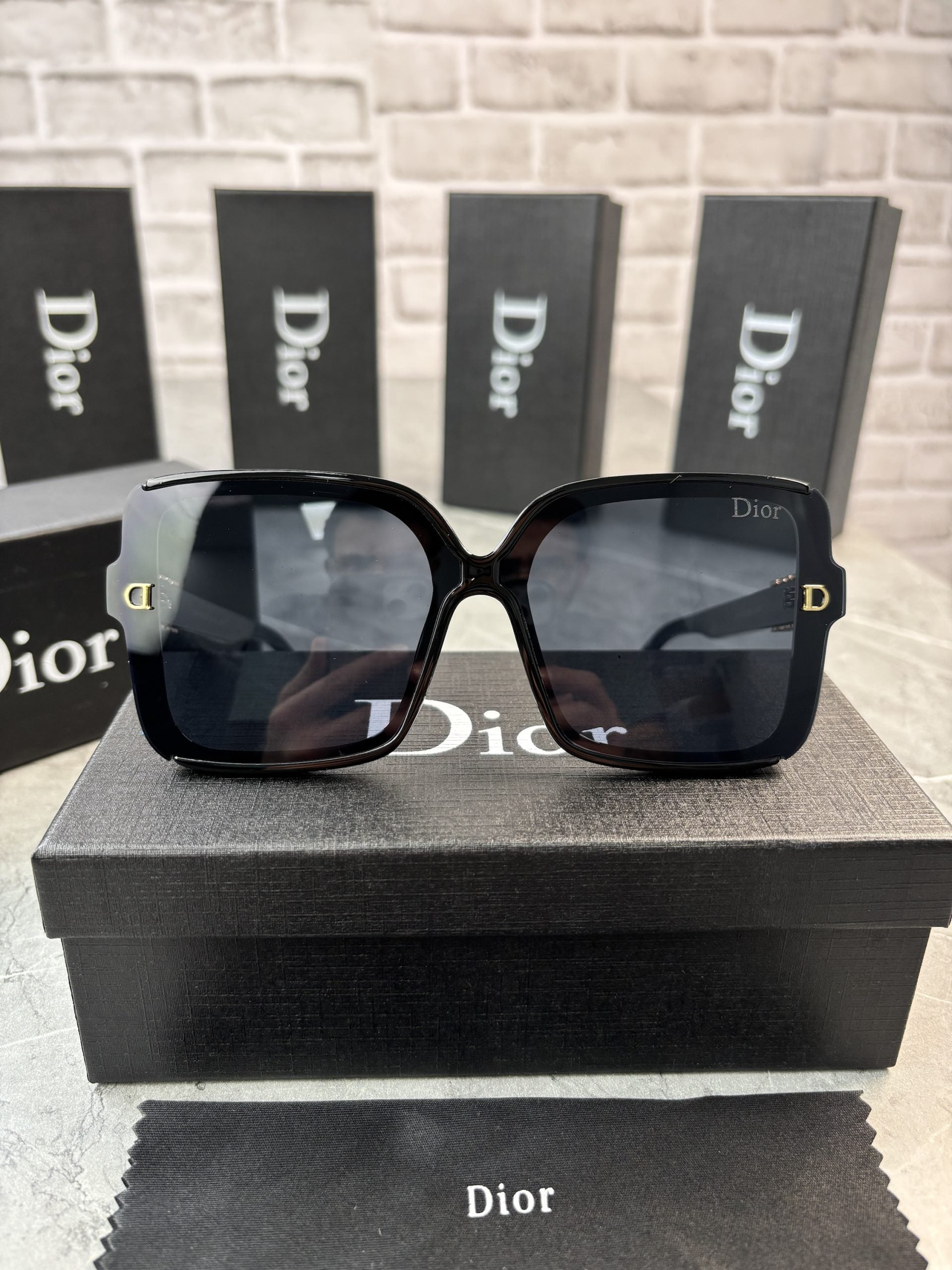 IOR BLACK GLASSES image 0