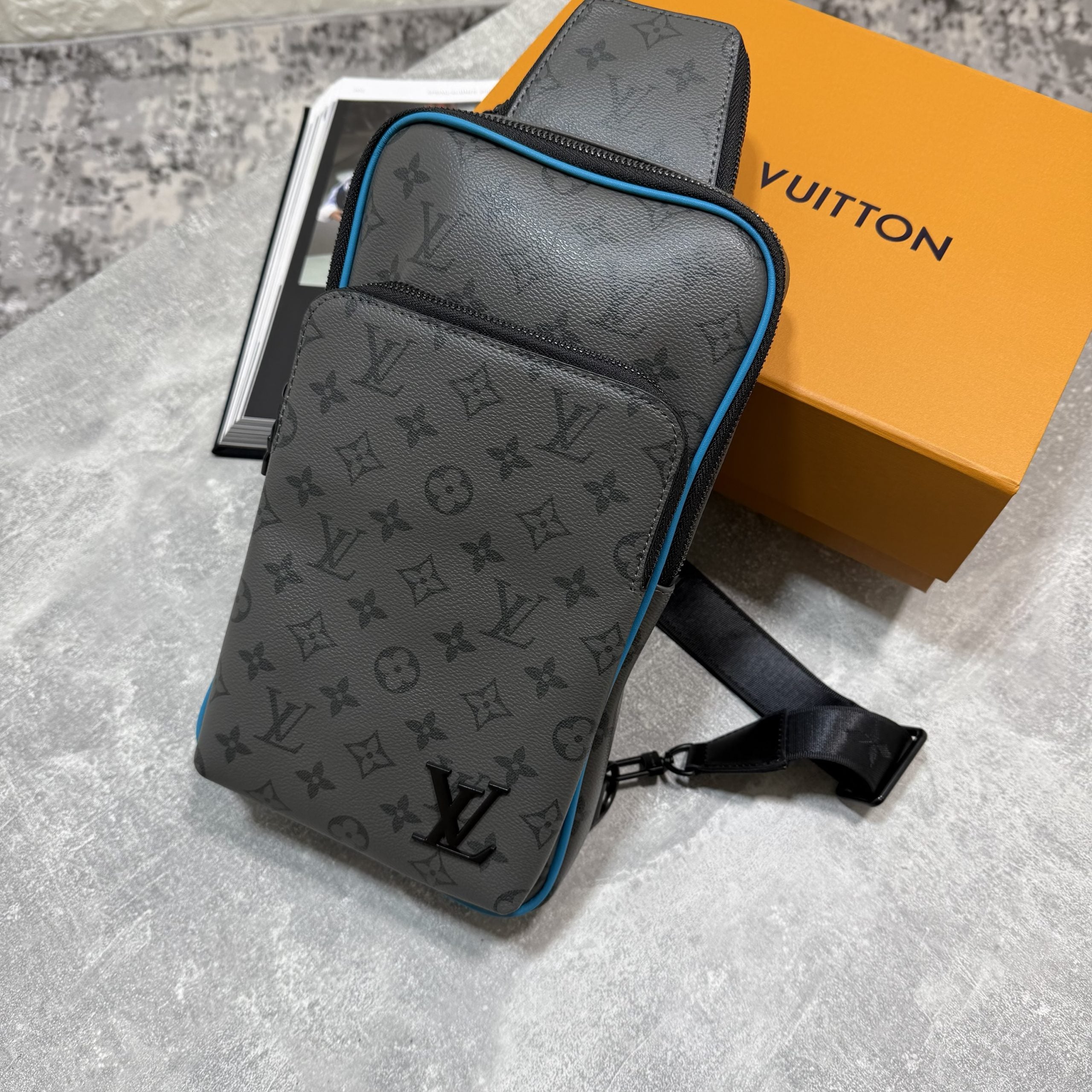 LV Shoulder Bag image 0