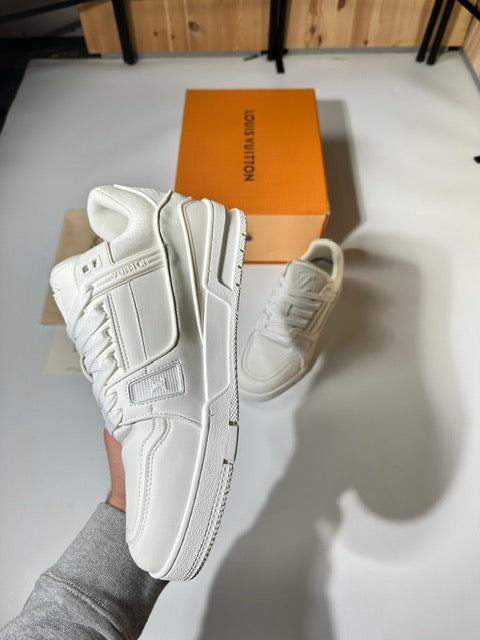 L-V WHITE image 6