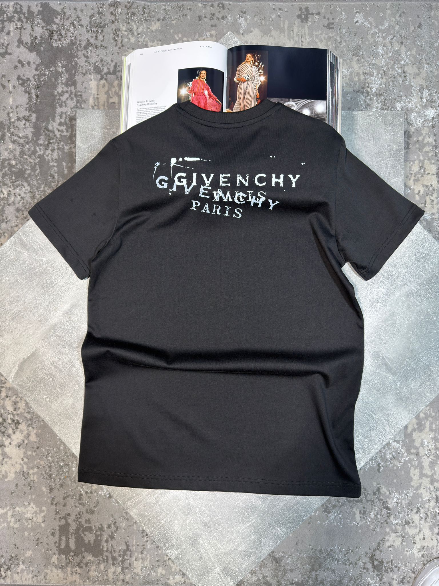 Venchy Tshirt Black image 1