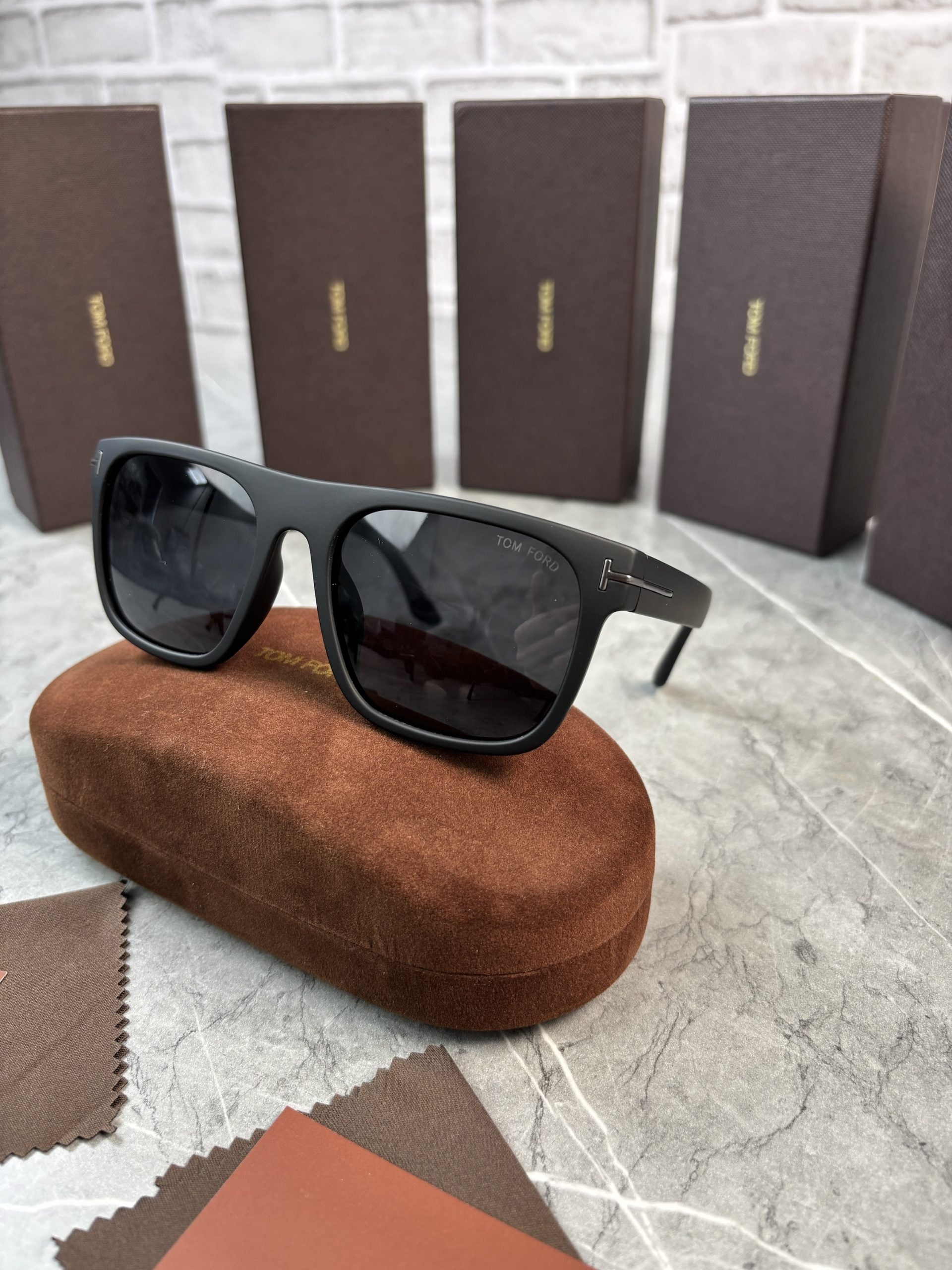 FORD BLACK GLASSES image 0