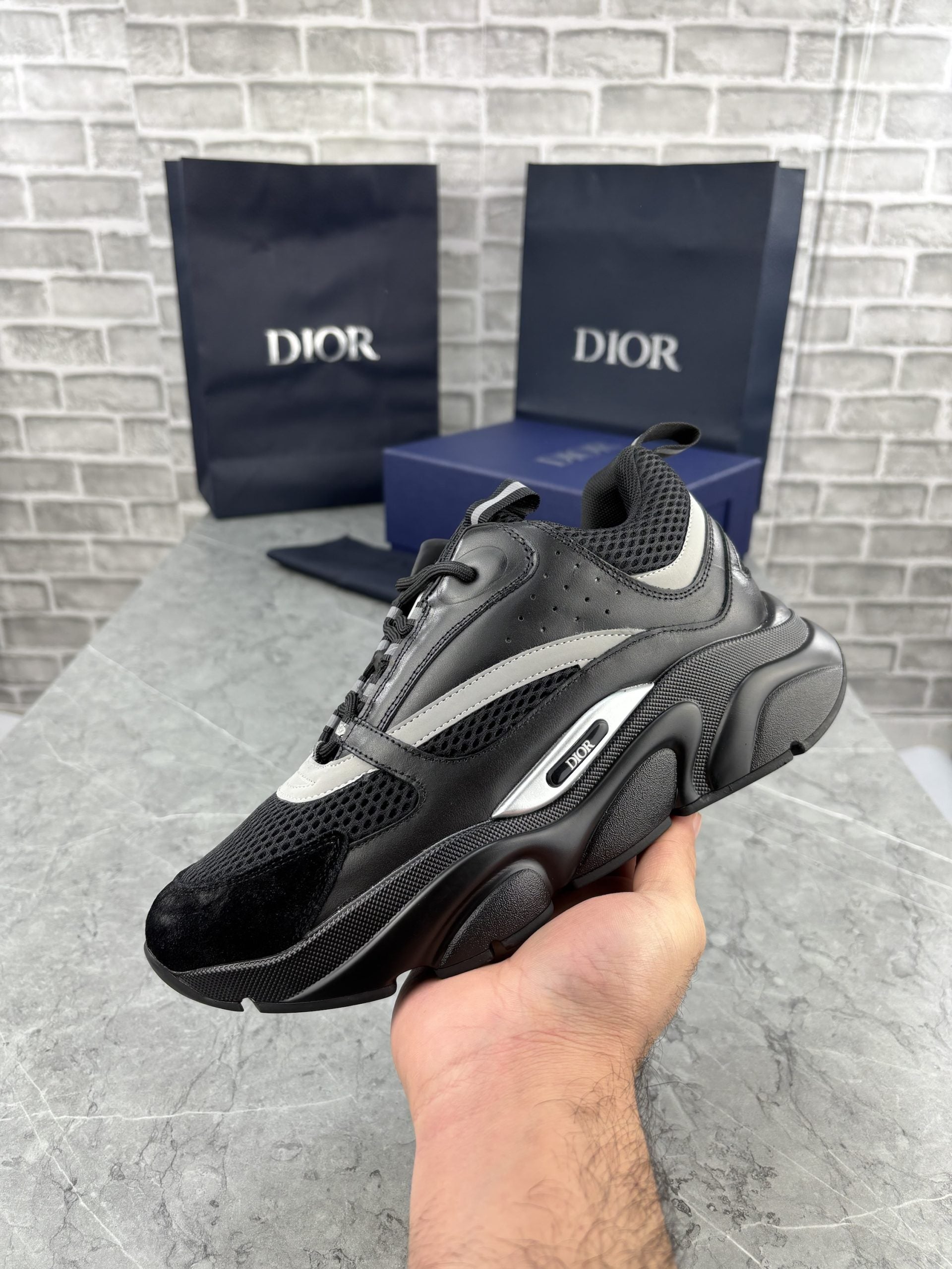 B22 BLACK - 6 image