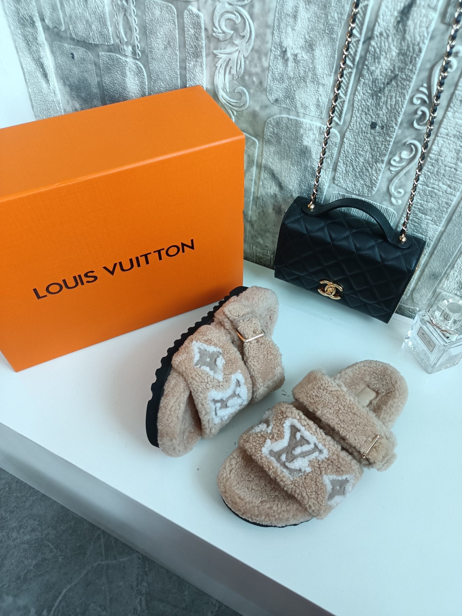 FLUFFY MONOGRAM SANDAL image 5