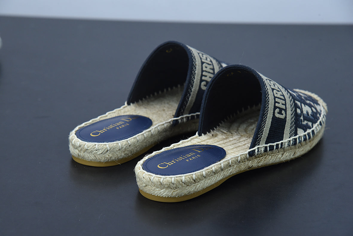 NAVY CD SANDAL image 2