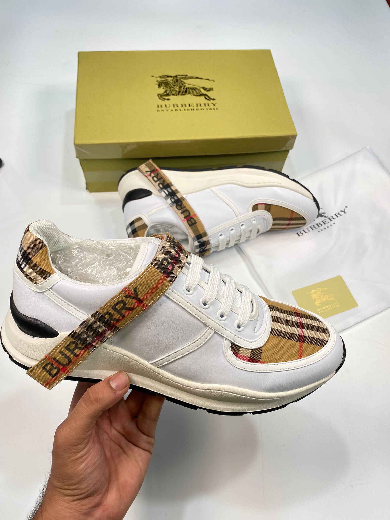 BURB RUNNER WHITE image 2