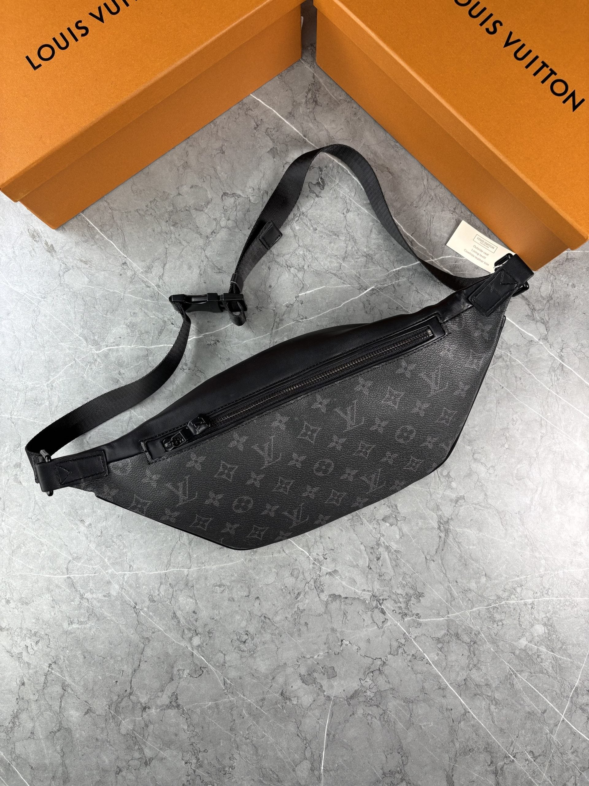 LV MEN BAG image 1
