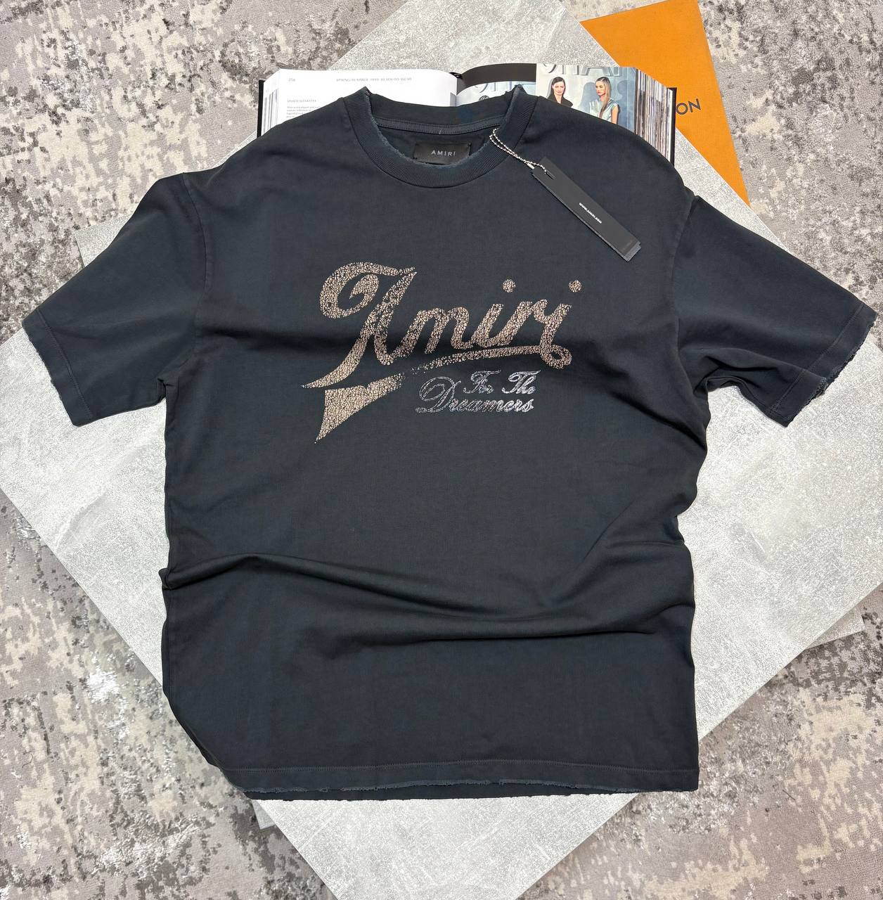 MIRI TEE Black image 3