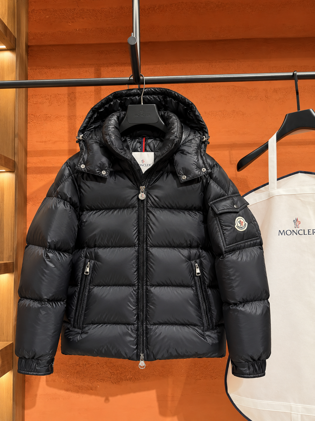 Mnclr Maya Black CLER