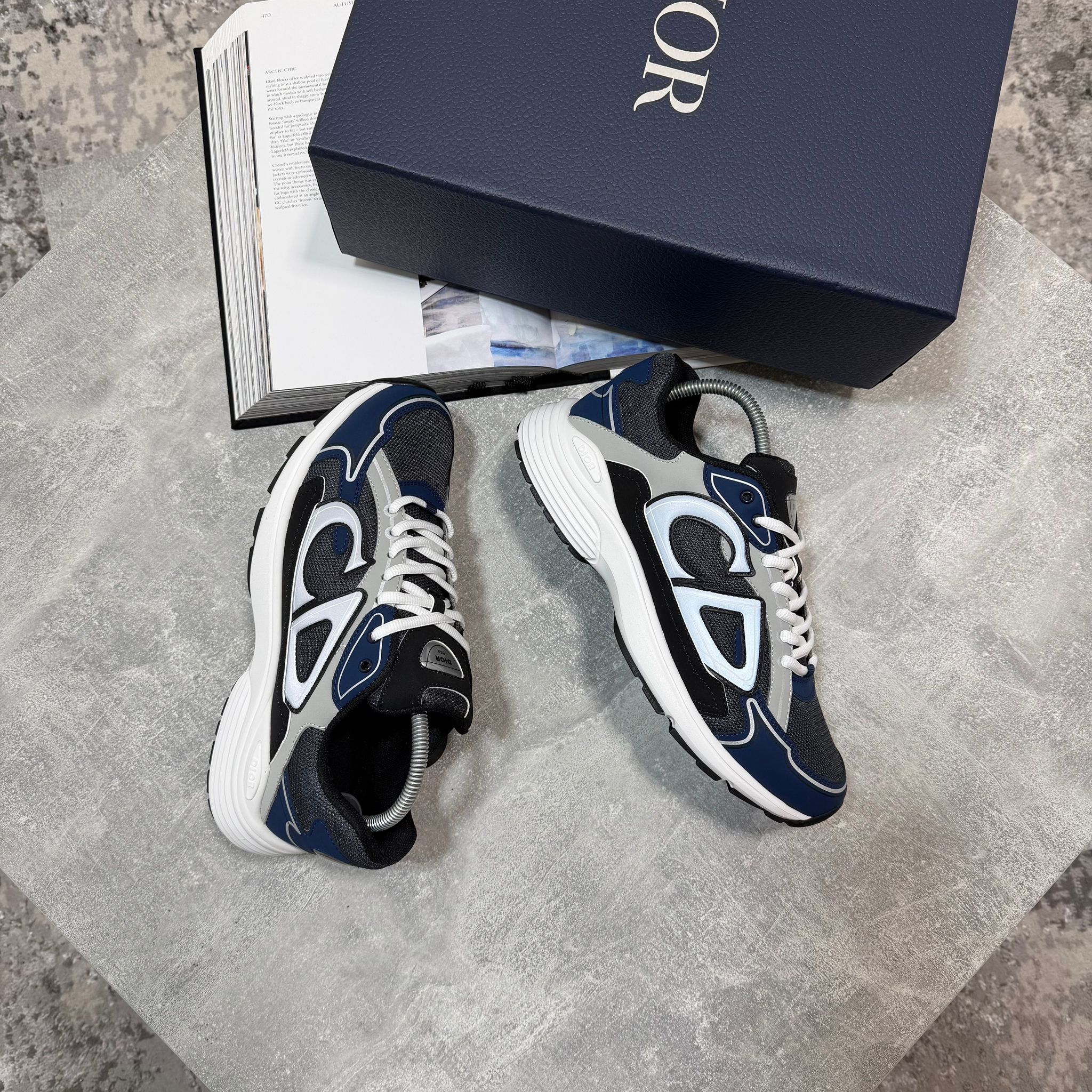 IOR B30 Blue n white image 1