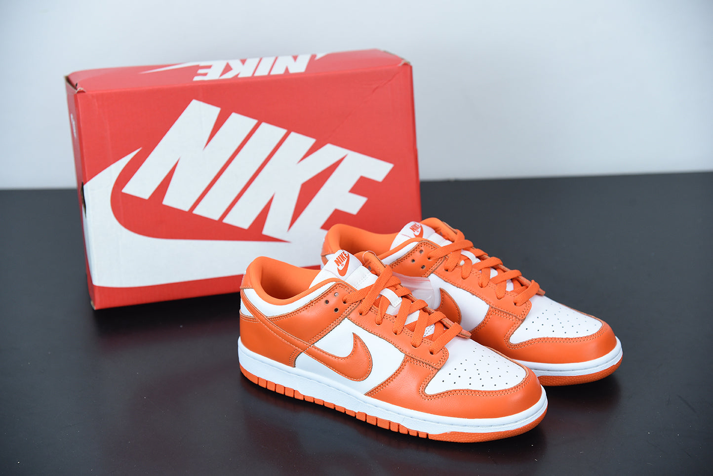 DUNK LOW ORANGE image 1