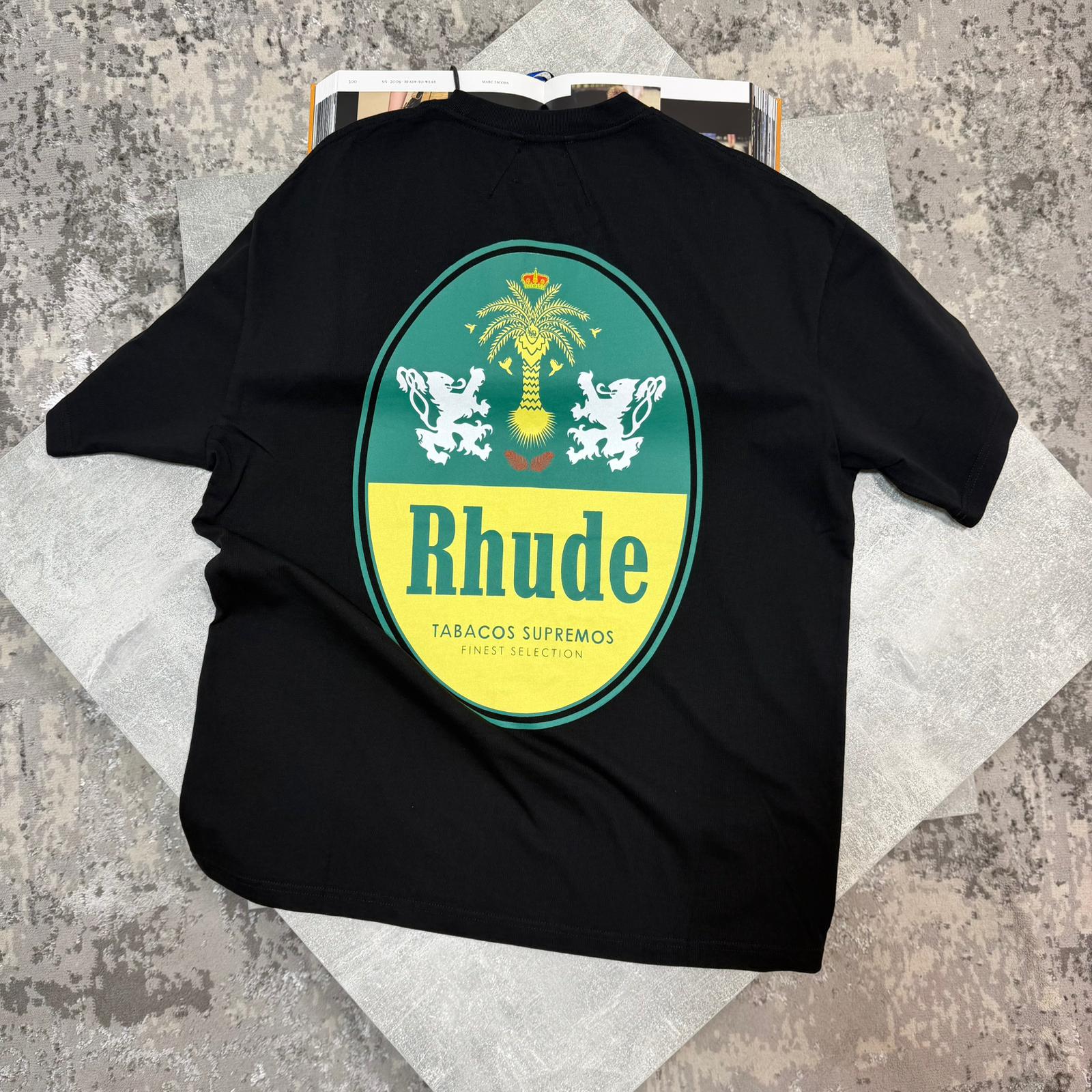 Hude Tshirt Black image 1
