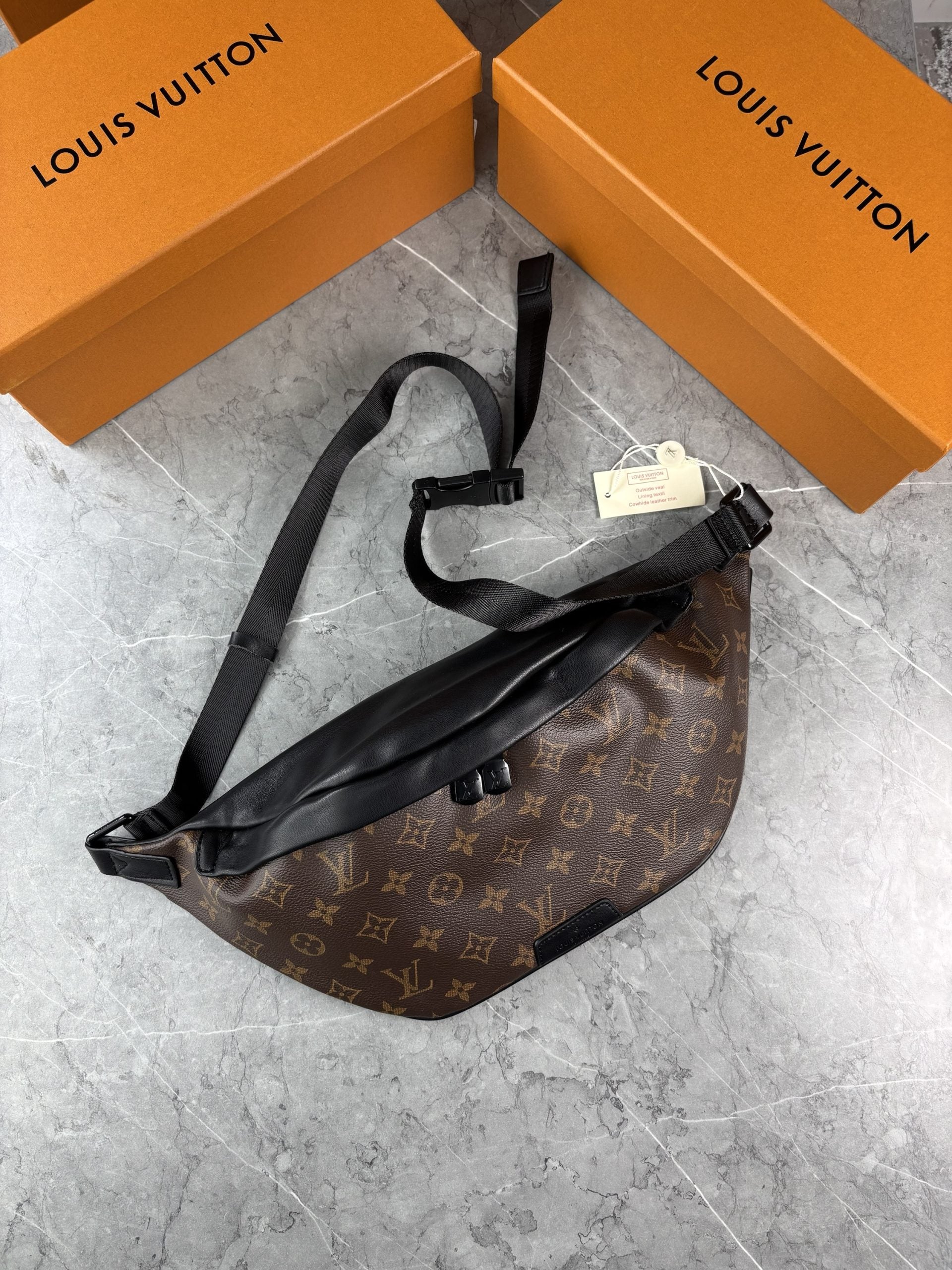 LV MENS BAG image 0