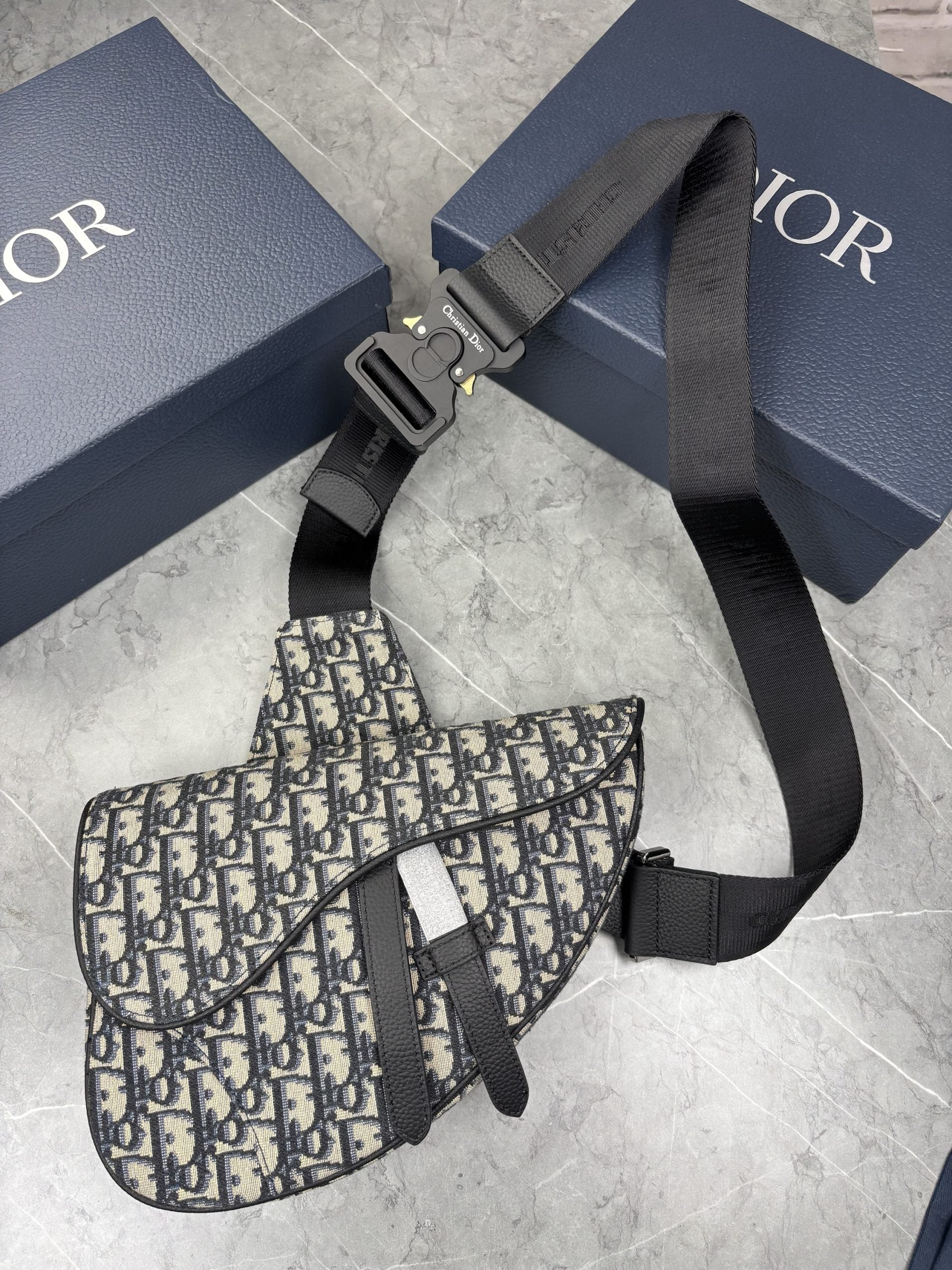 IOR BAG BLACK image 0