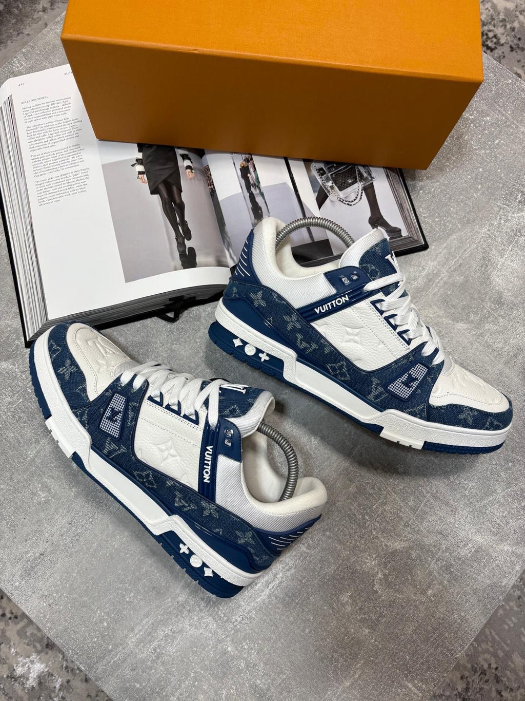 LV Sneaks Blue image 4