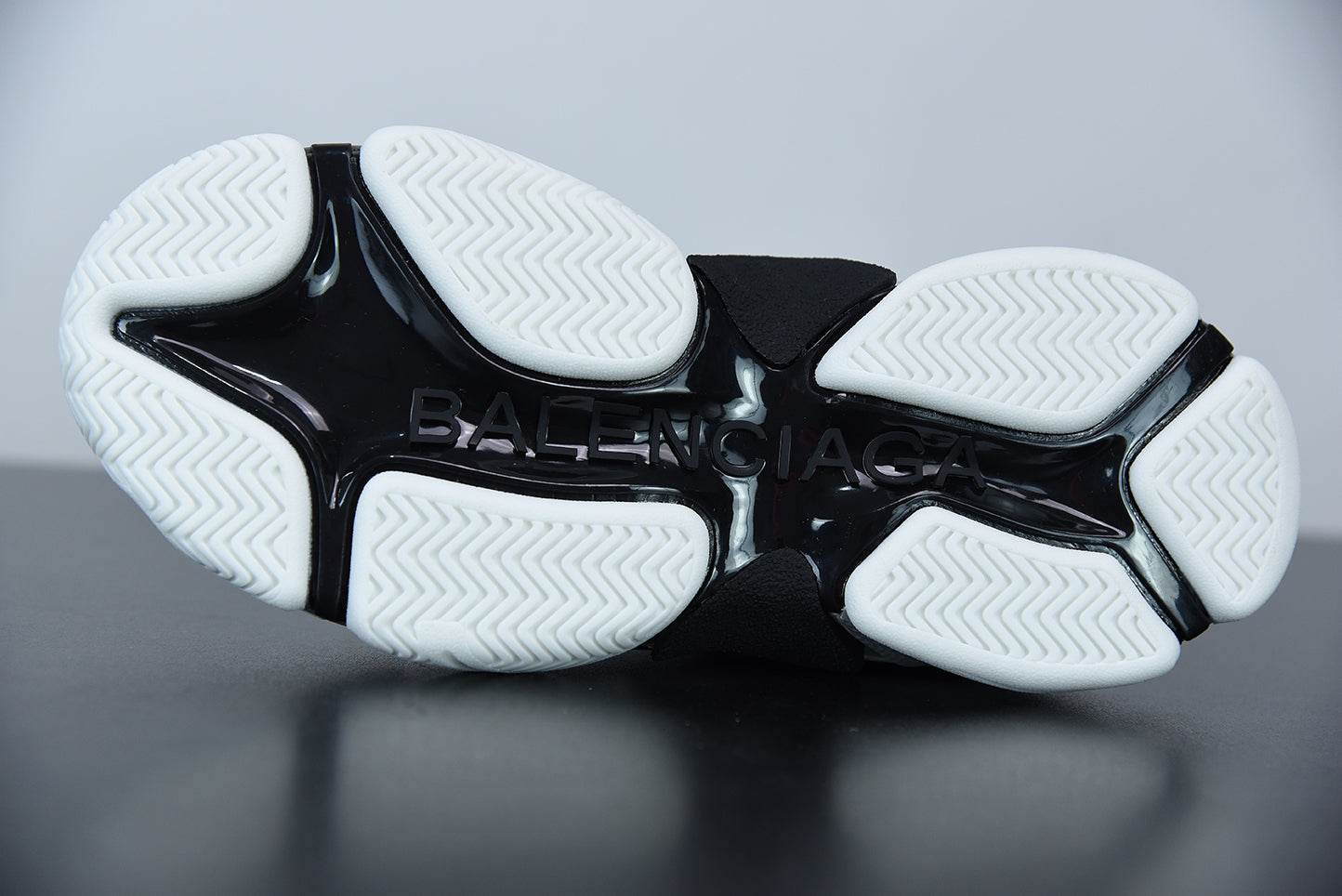 WHITE BLACK GREY S image 2