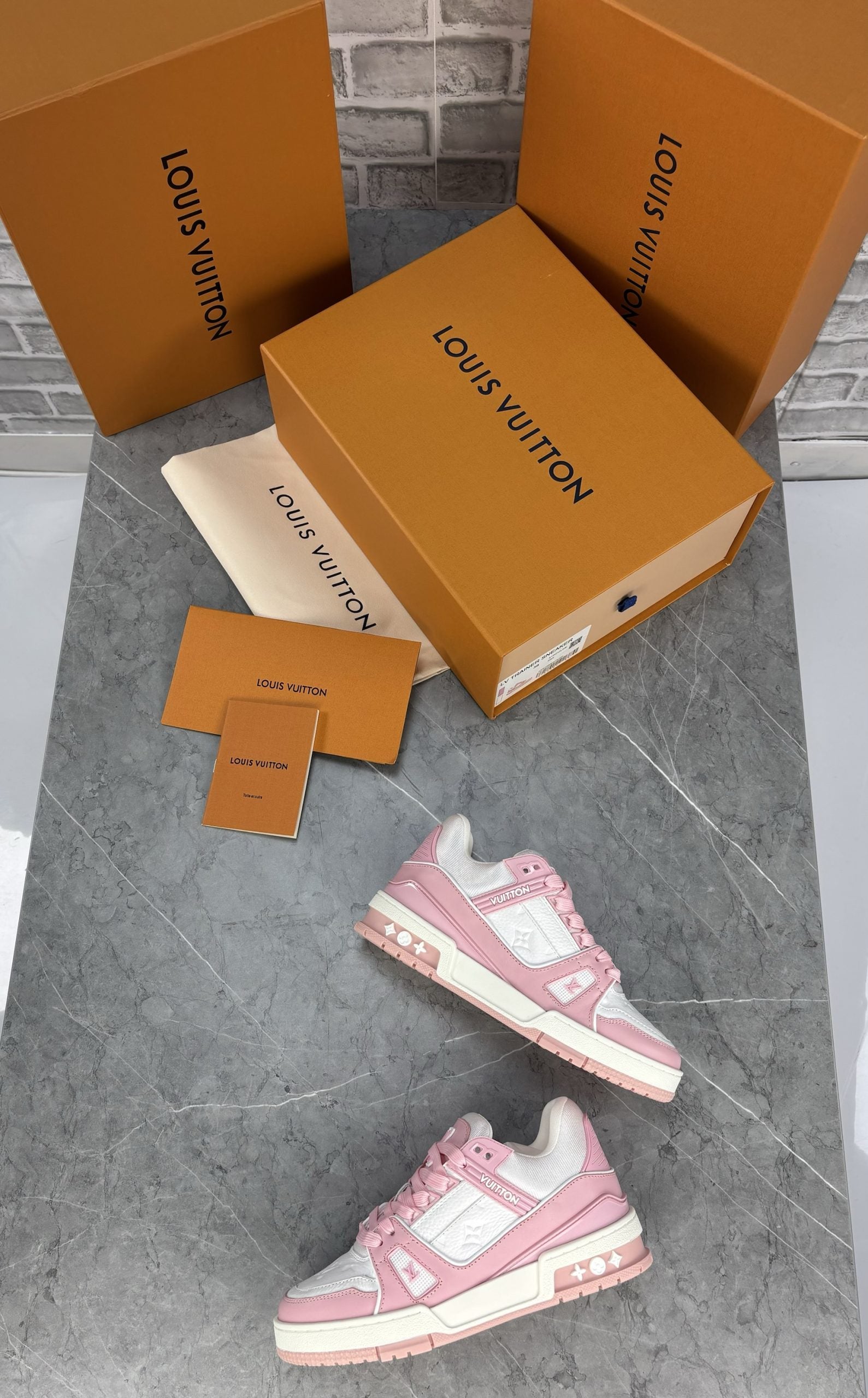 lV PINK - 3 image