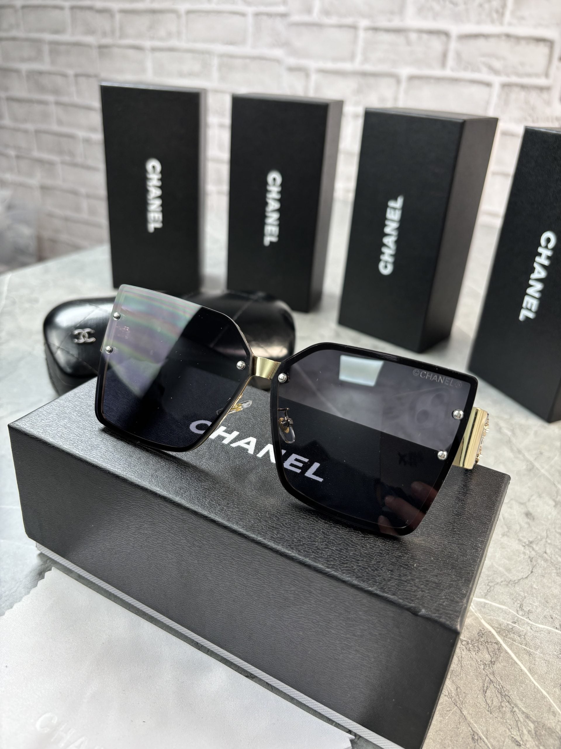 GC BLACK GLASSES image 0