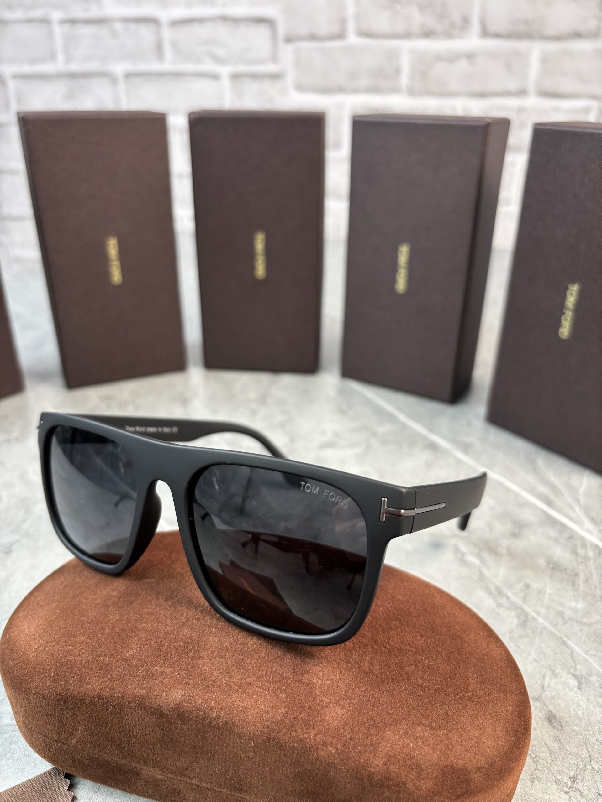 FORD BLACK GLASSES image 5