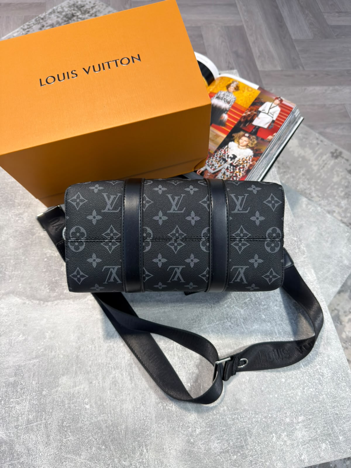 Lv Mens bag image 0