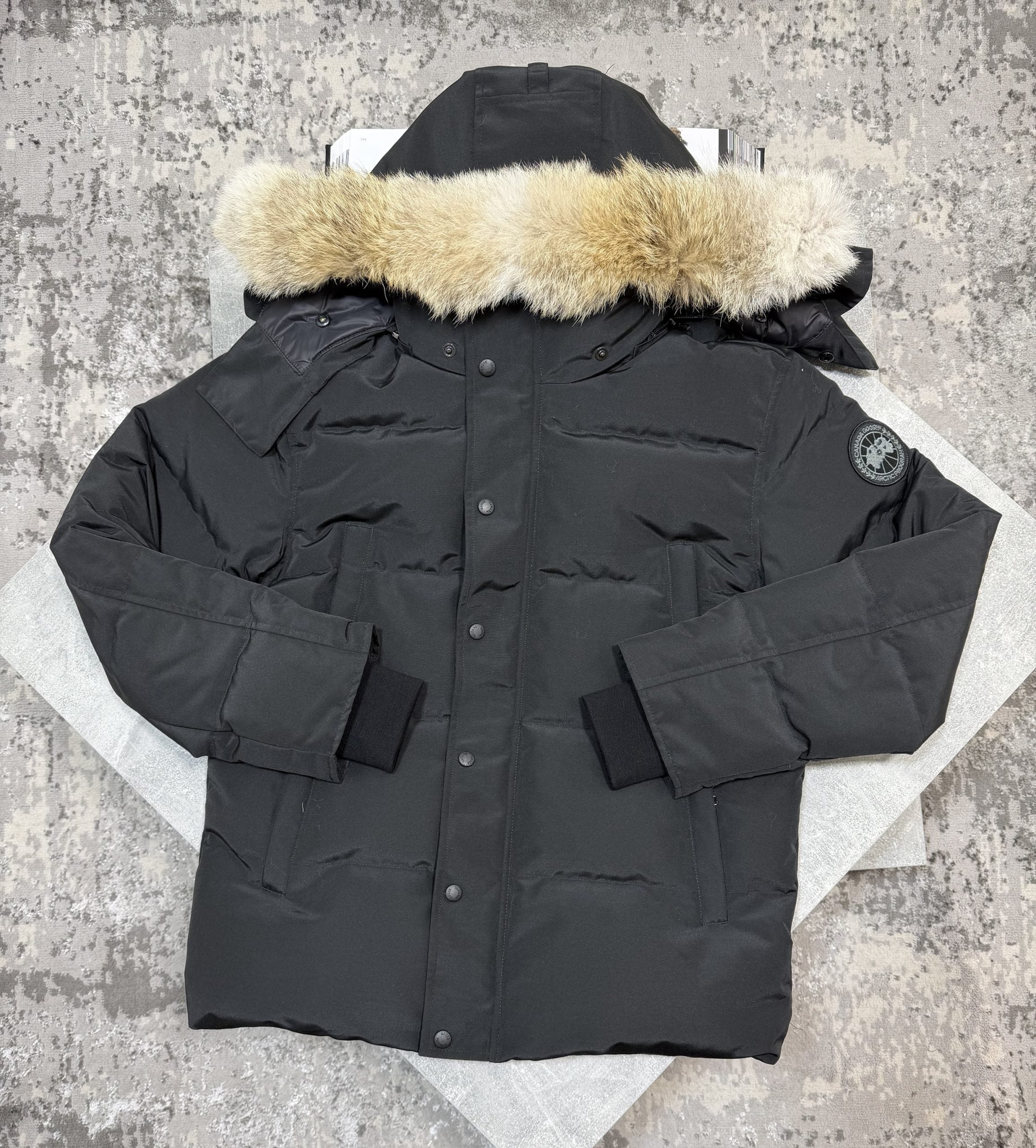 Goose Wyndham Black - Black badge detachable Fur image 1