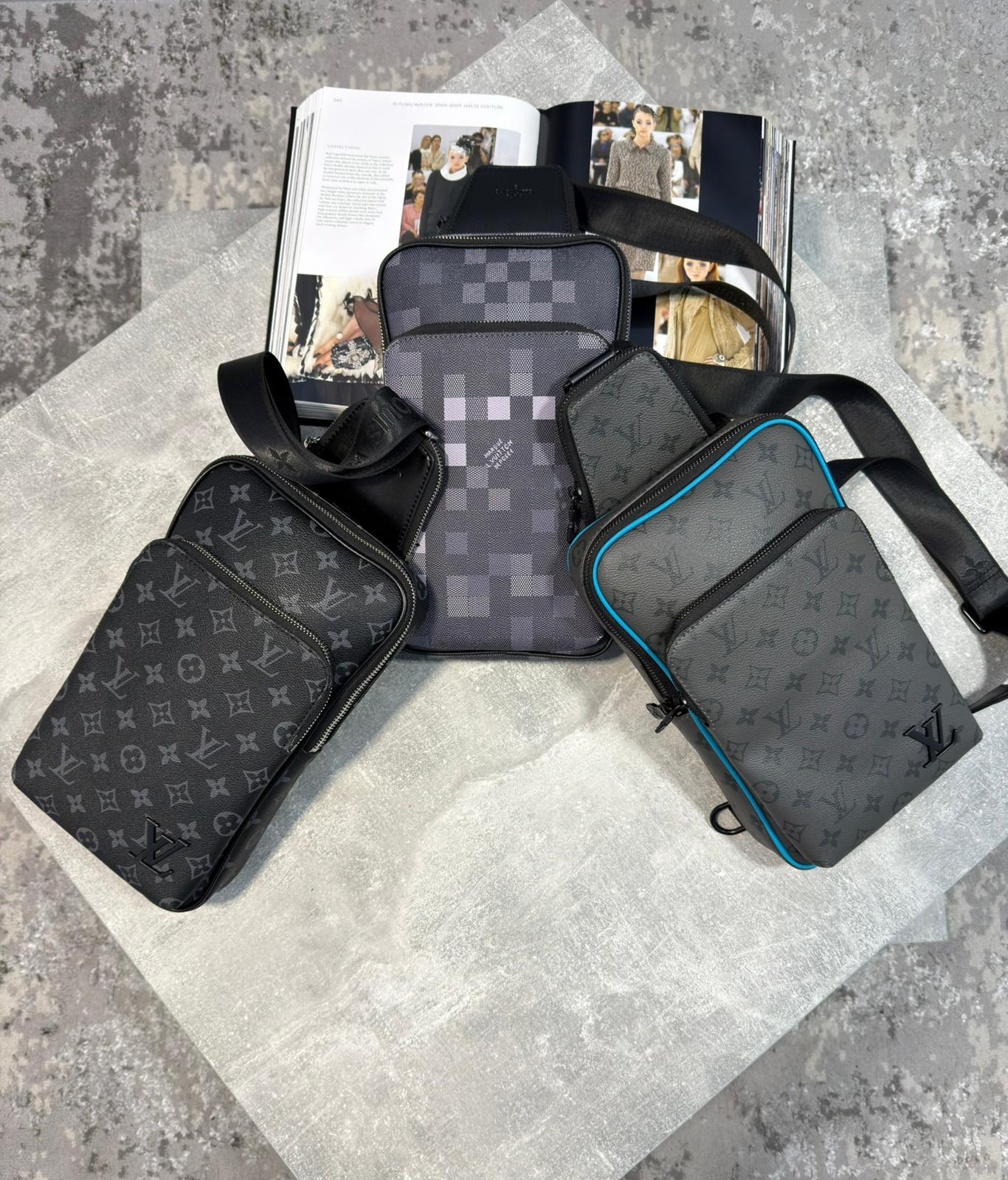 LV shoulder Bag image 2