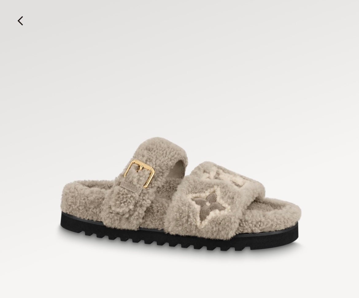 FLUFFY MONOGRAM SANDAL image 6