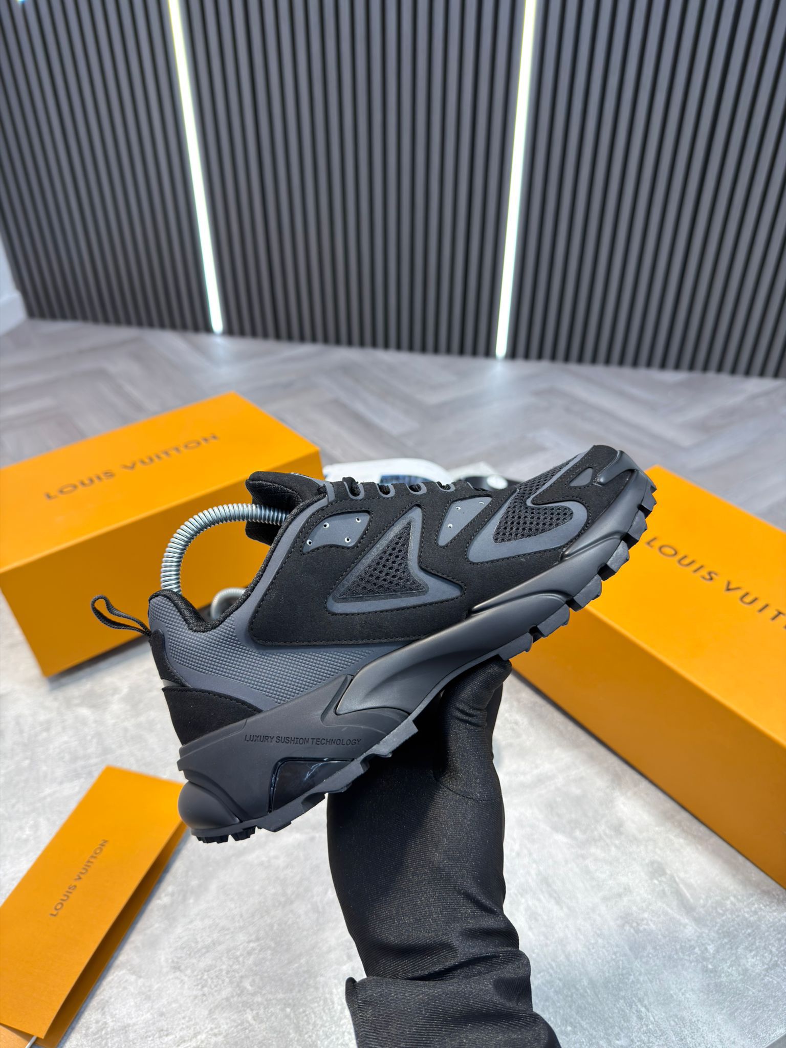 LV Tactics Black image 4