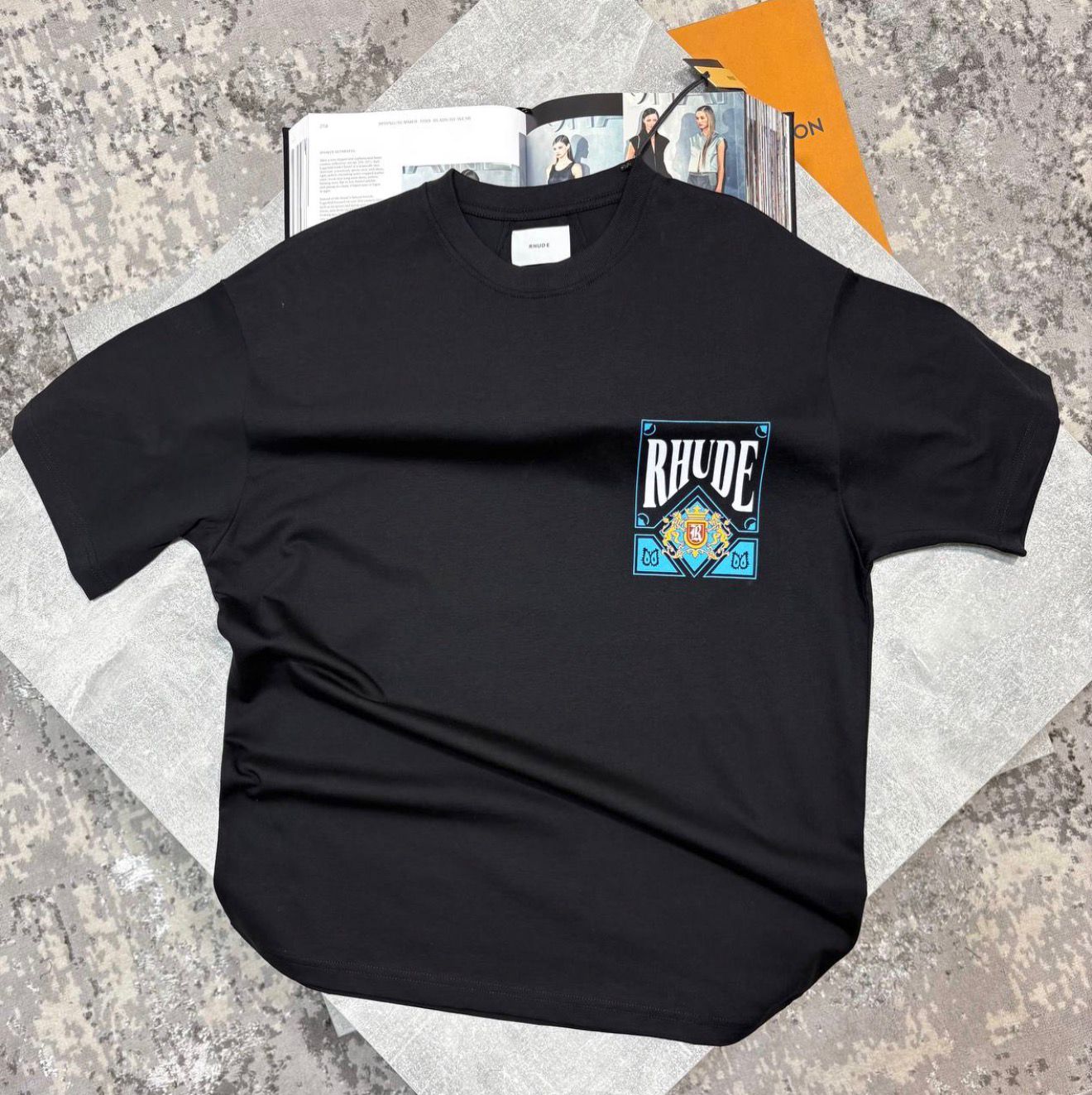 Hude Tshirt Black image 0