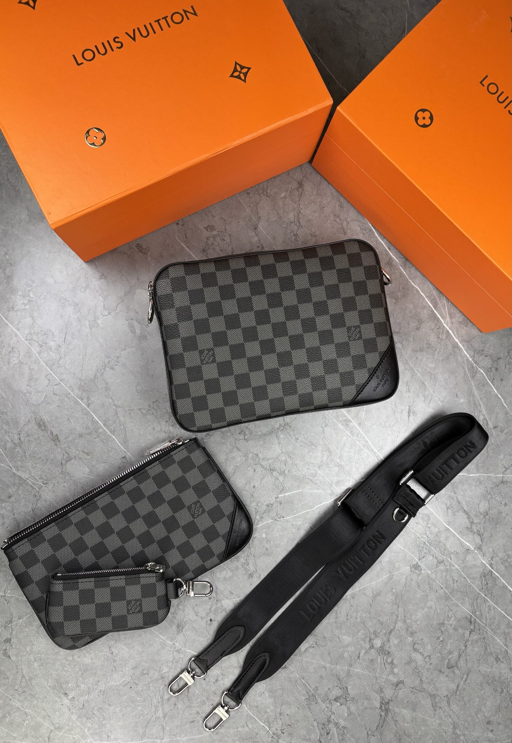 LV BAG BLACK GREY image 0