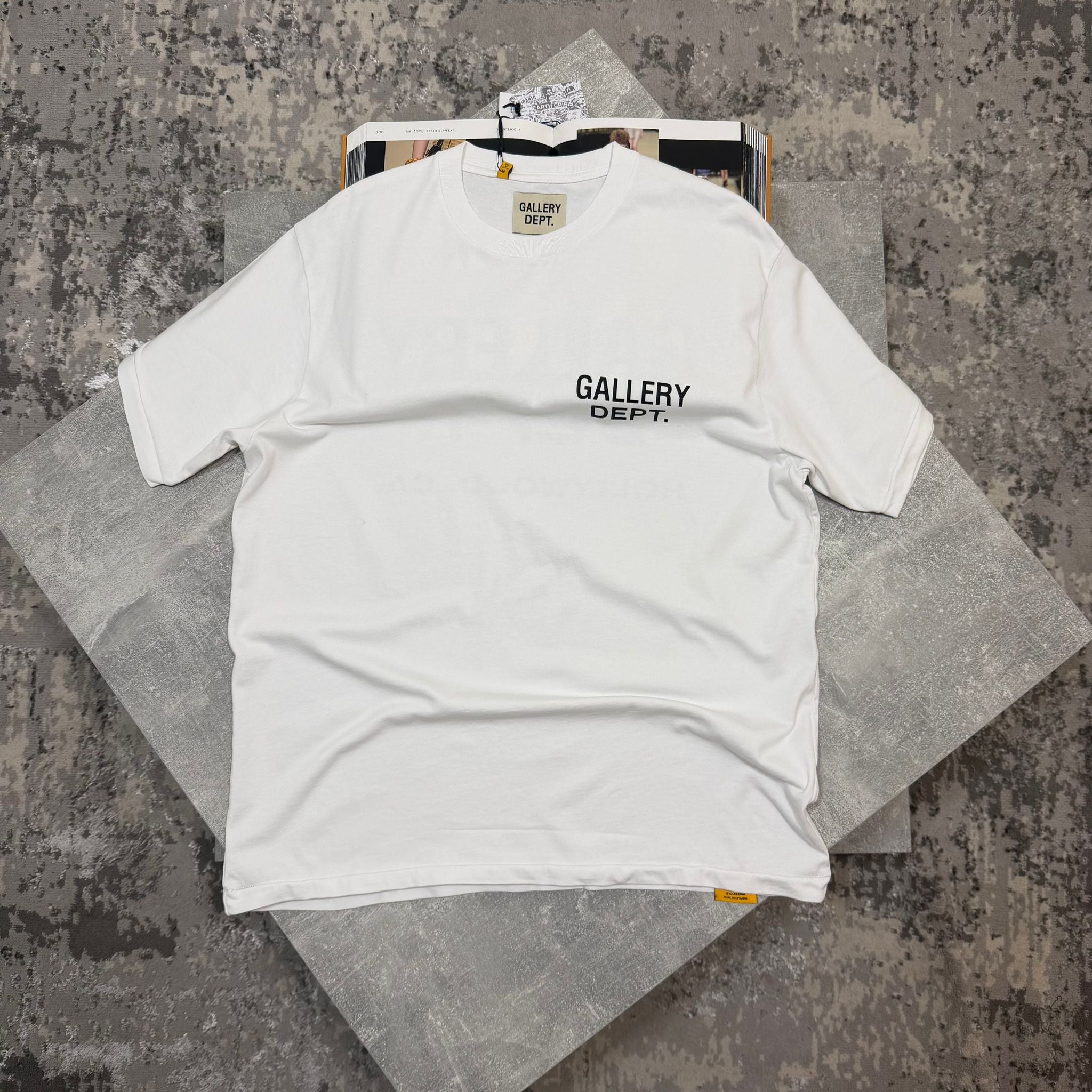 GD Tshirt Beige image 0
