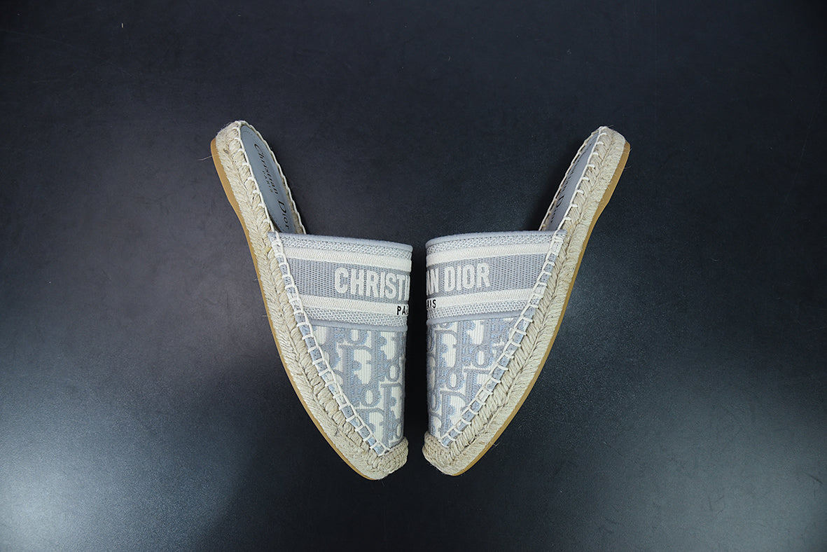 GREY CD SANDAL image 3