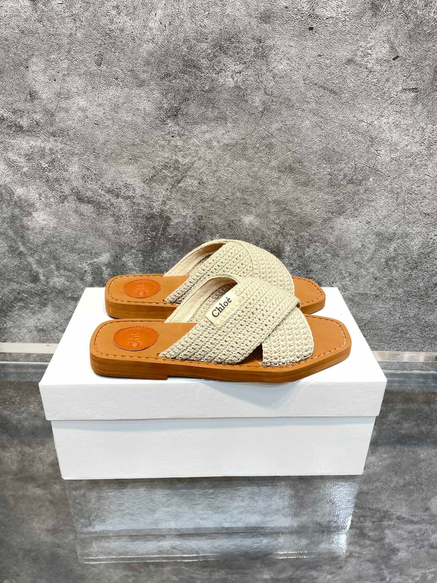 CHLOE WOVEN SLIDER image 6